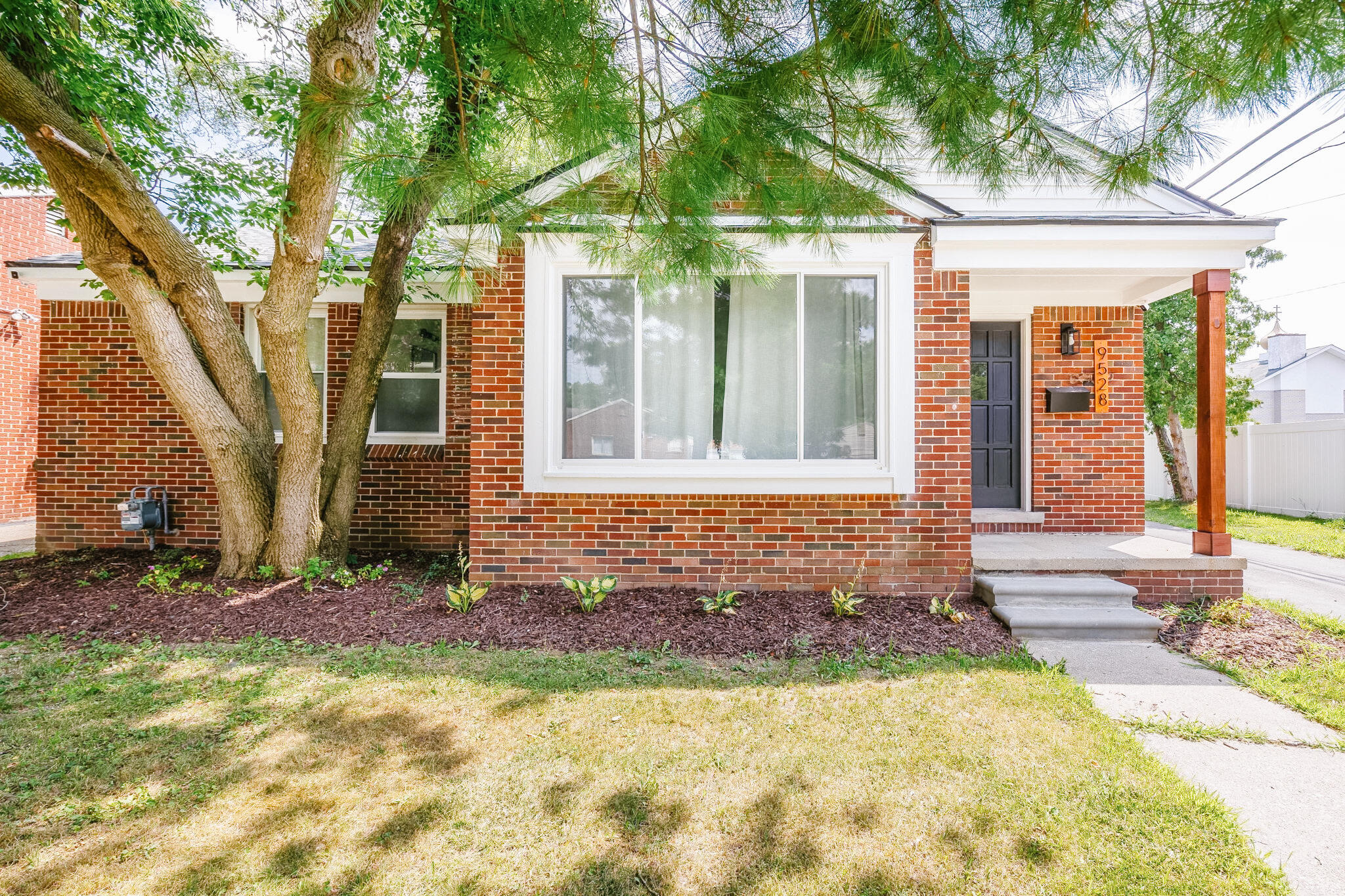 9528 Grayfield Avenue Property Photo 1