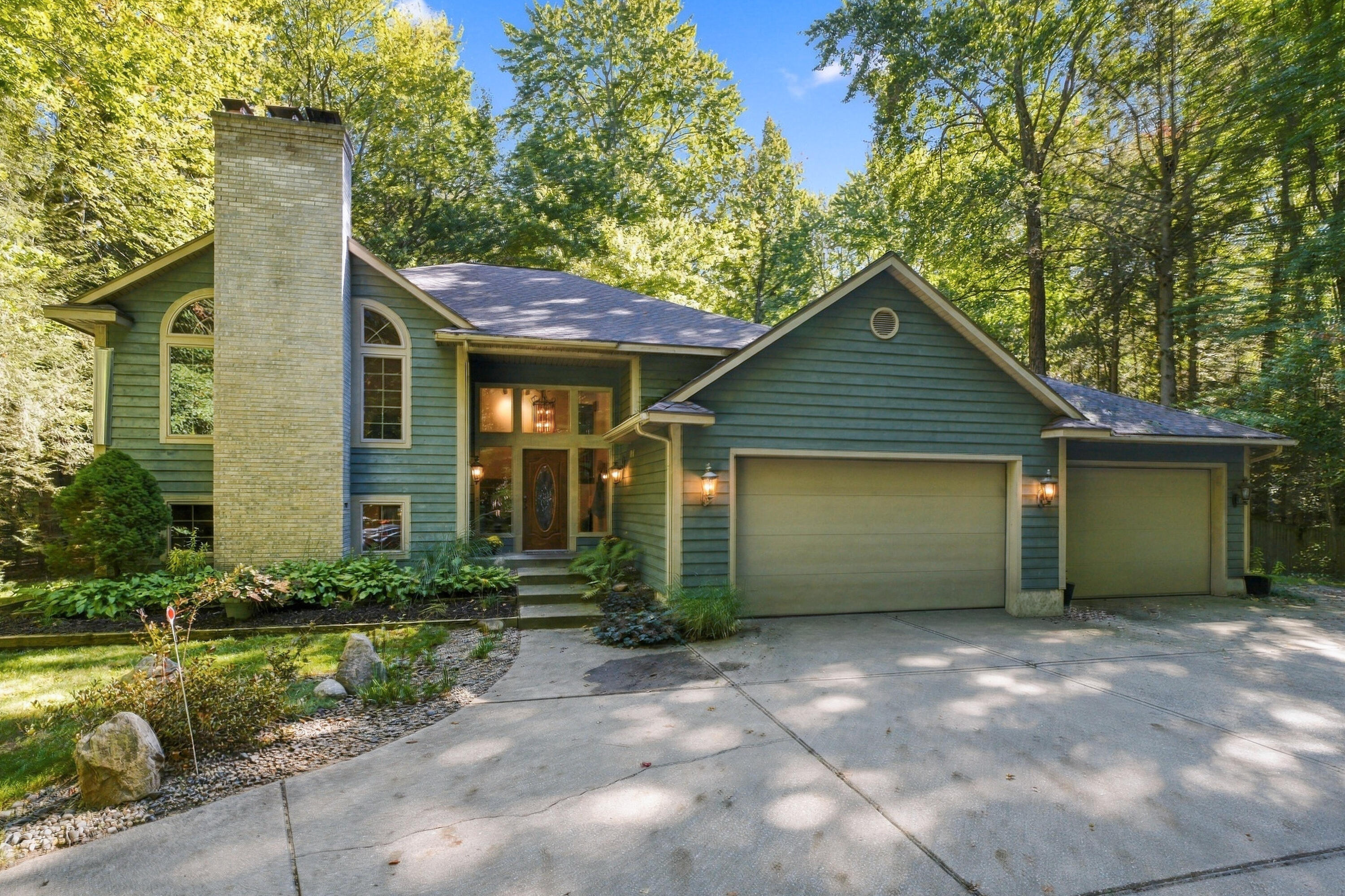 16778 Tall Trees Lane Property Photo 1