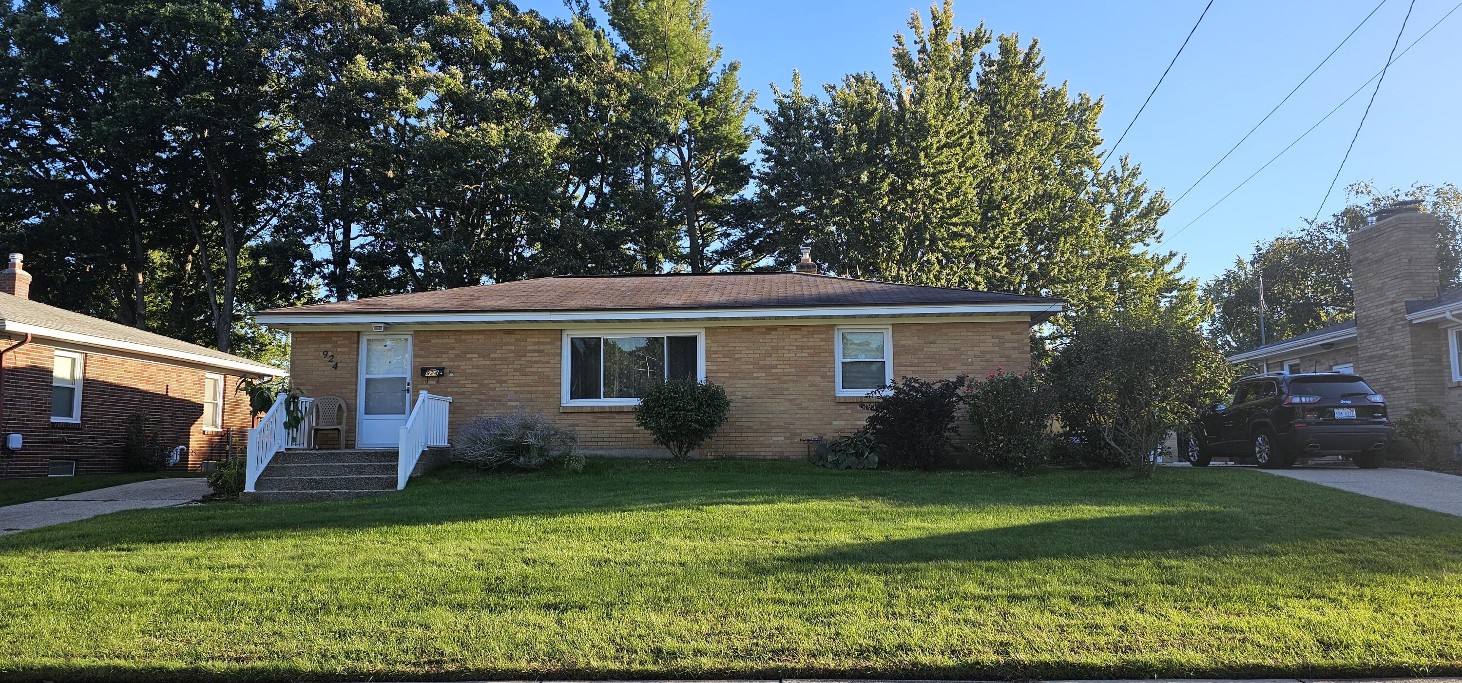 924 Ariebill Street Sw Property Photo 1