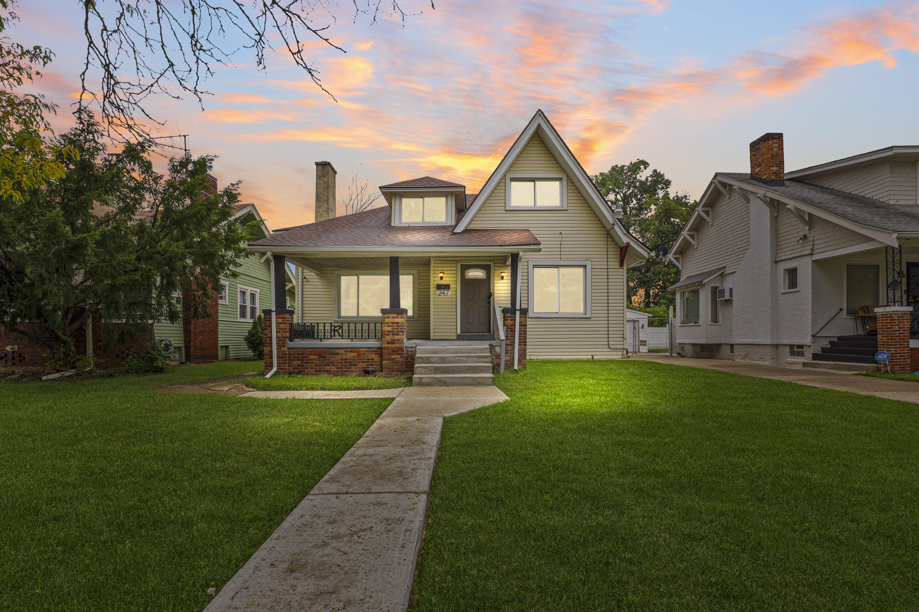 247 Moss Street Property Photo 1