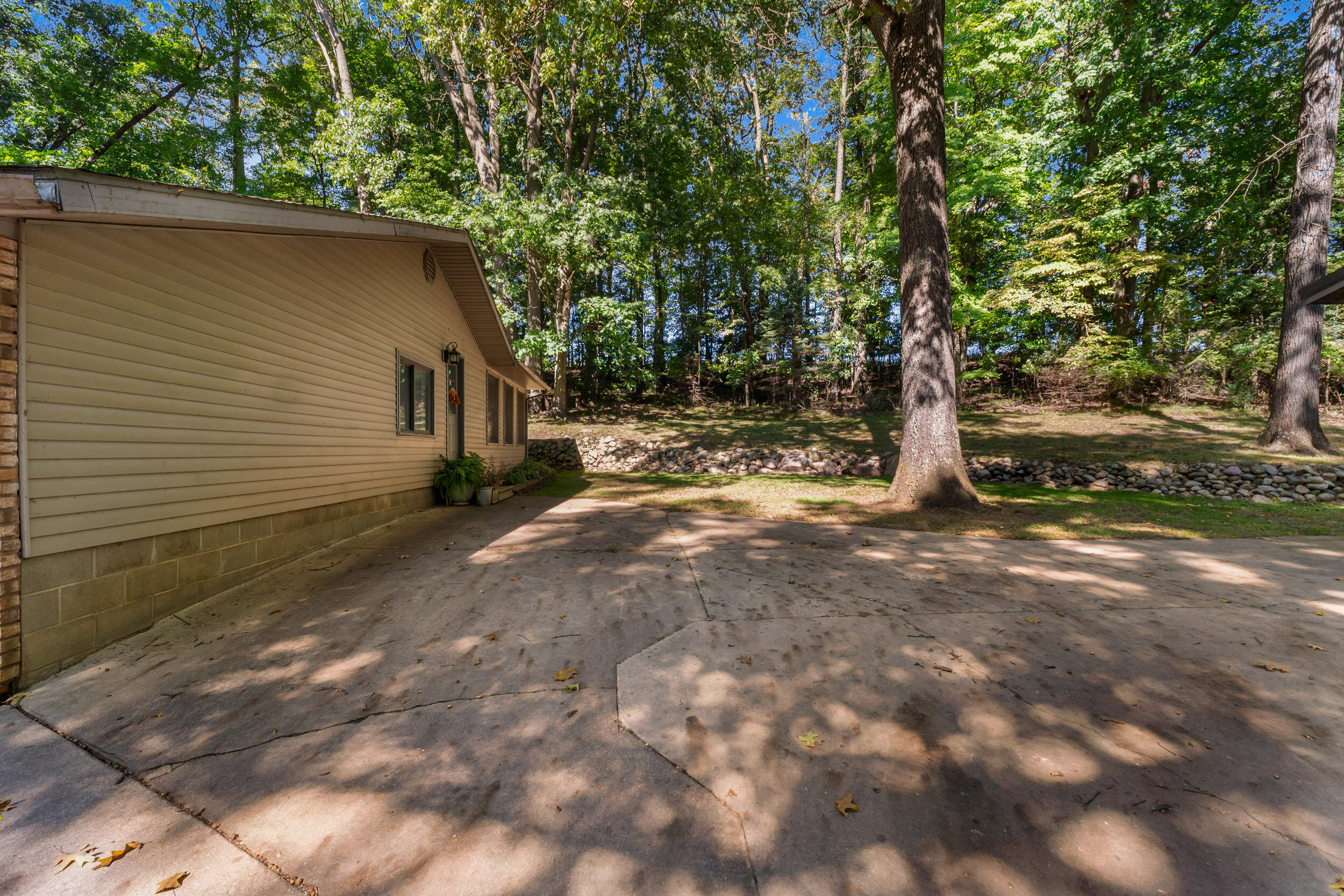 5660 Bean Road Property Photo 6