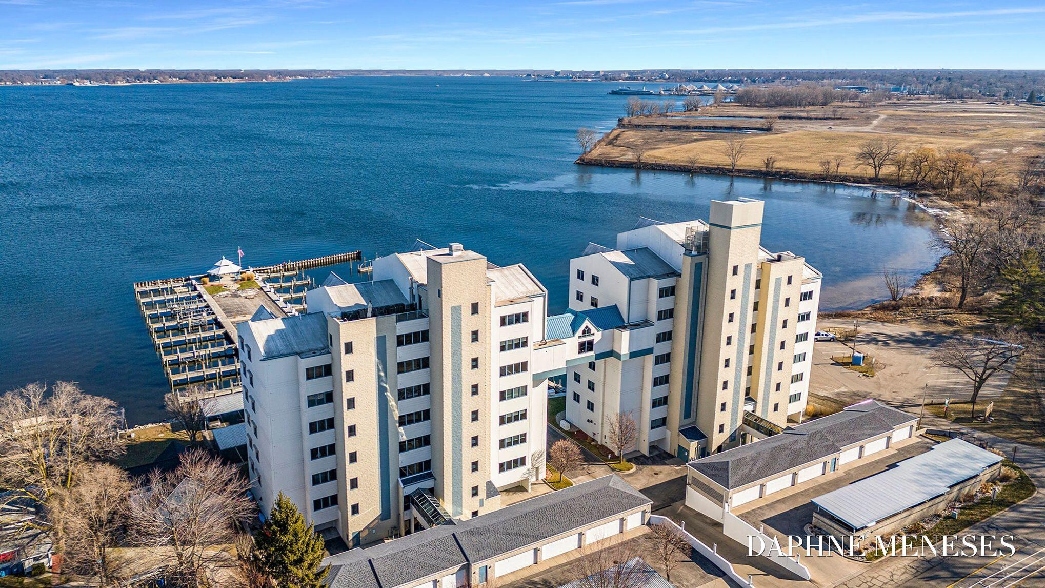 2964 Lakeshore Drive #e403 Property Photo 6
