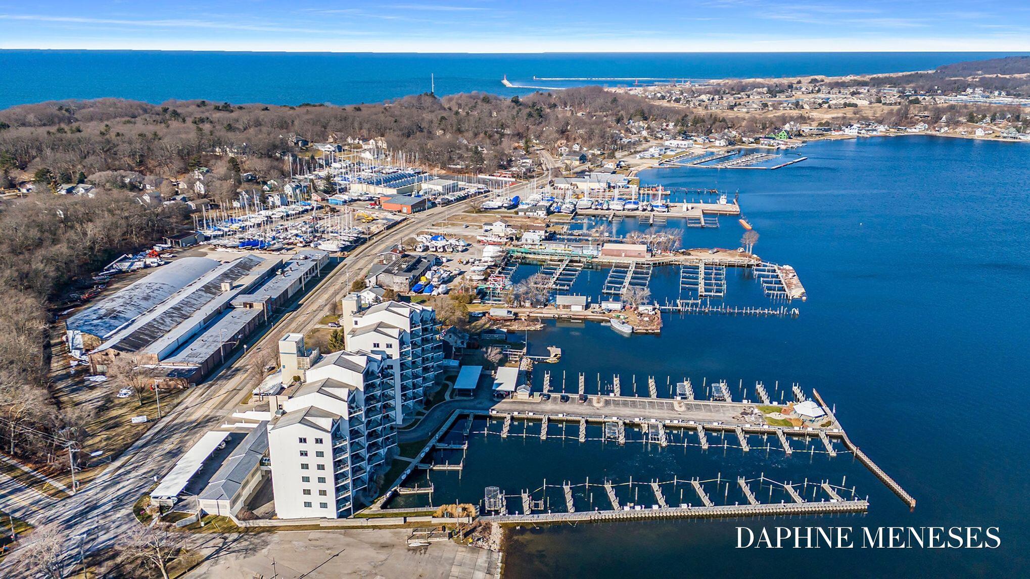 2964 Lakeshore Drive #e403 Property Photo 8