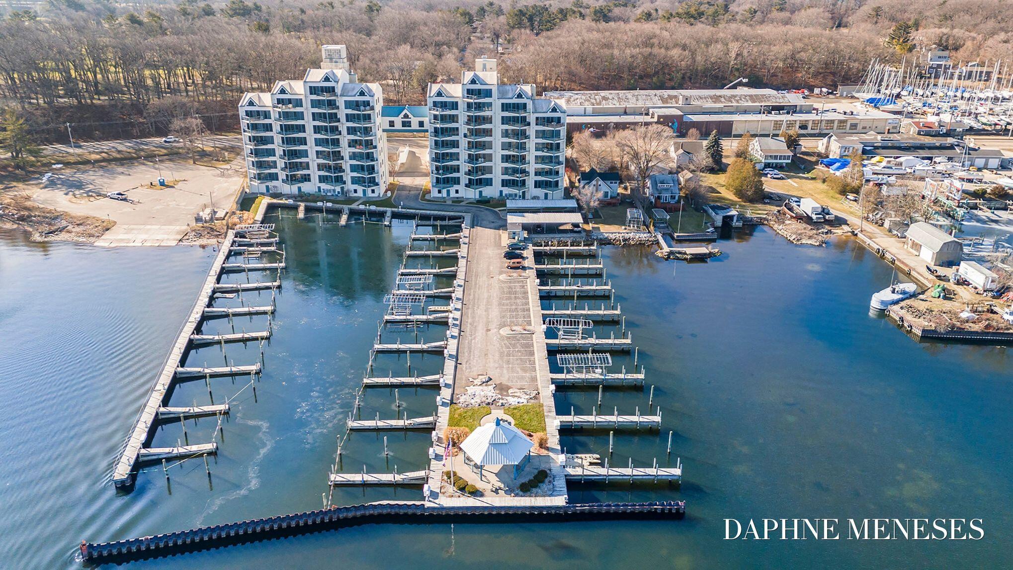 2964 Lakeshore Drive #e403 Property Photo 10