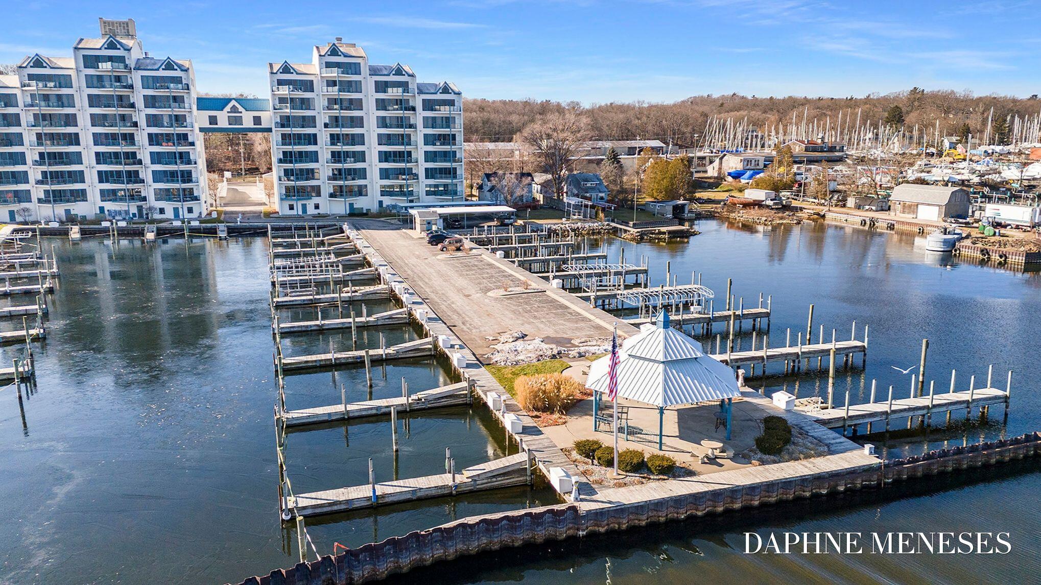2964 Lakeshore Drive #e403 Property Photo 11