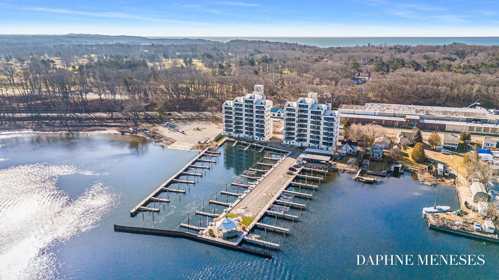 2964 Lakeshore Drive #e403 Property Photo 12
