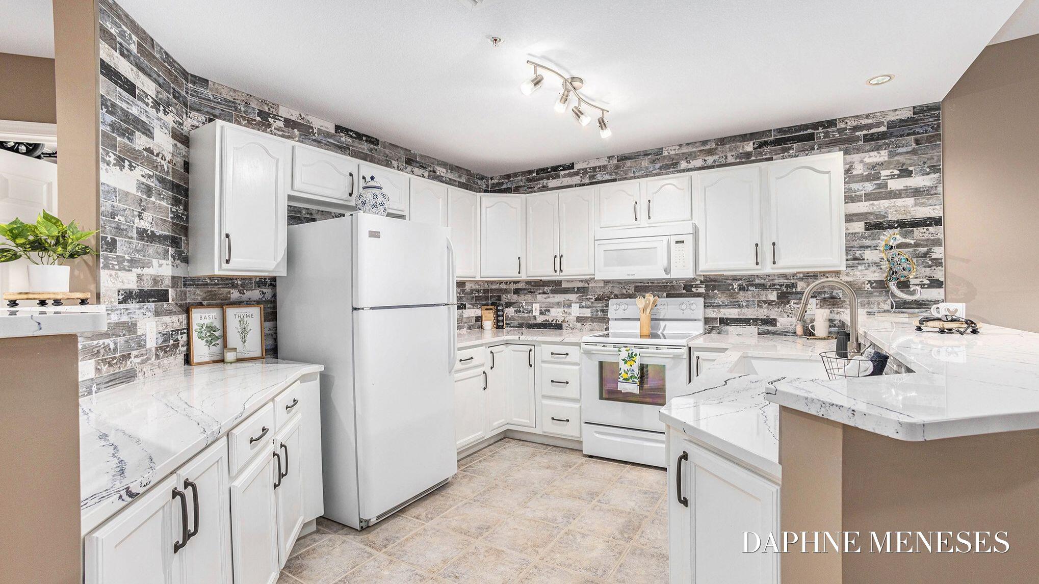 2964 Lakeshore Drive #e403 Property Photo 15