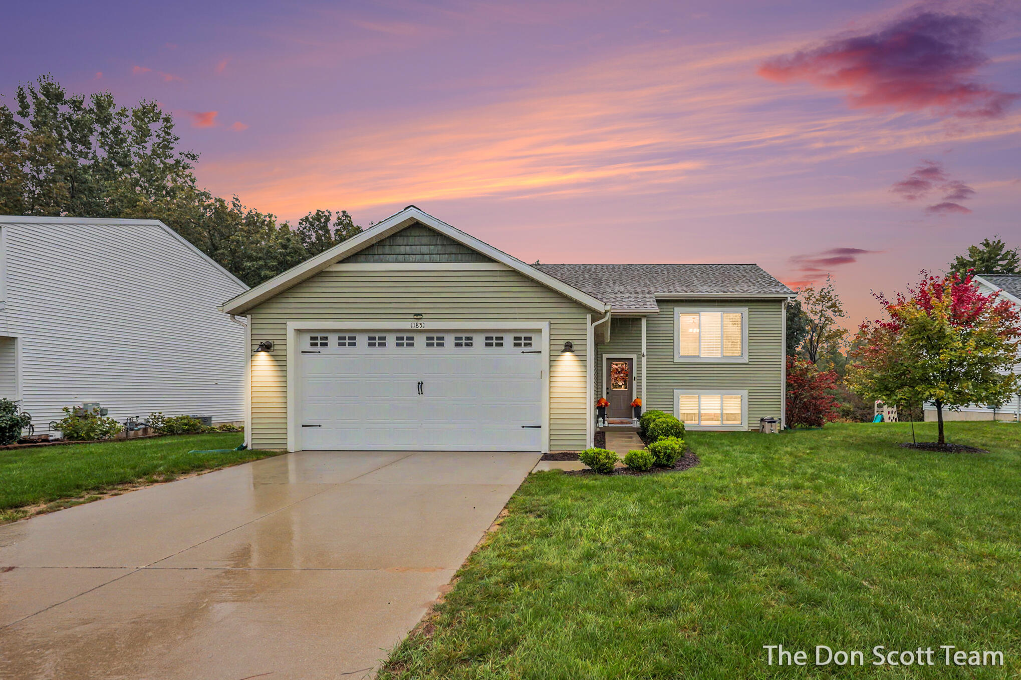 11851 Deerfield Drive Property Photo 1