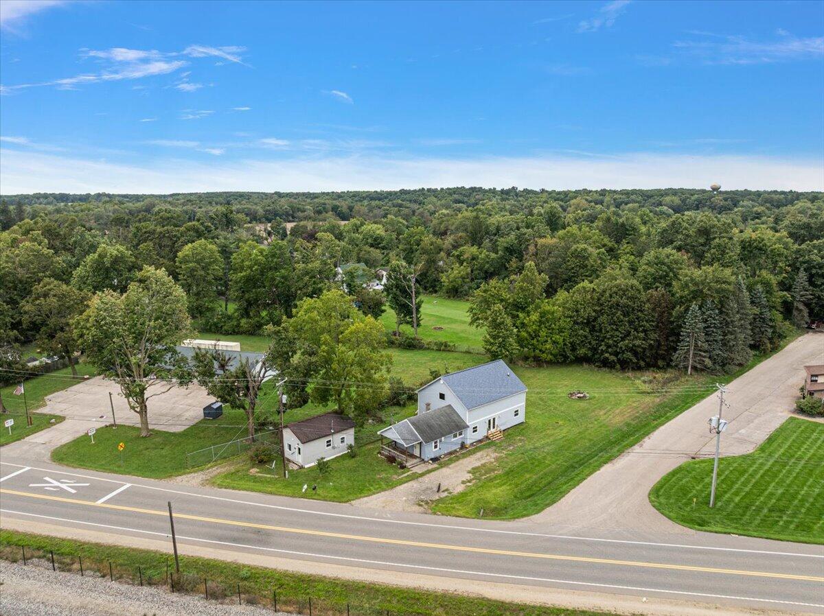 201 E Battle Creek Street Property Photo 1