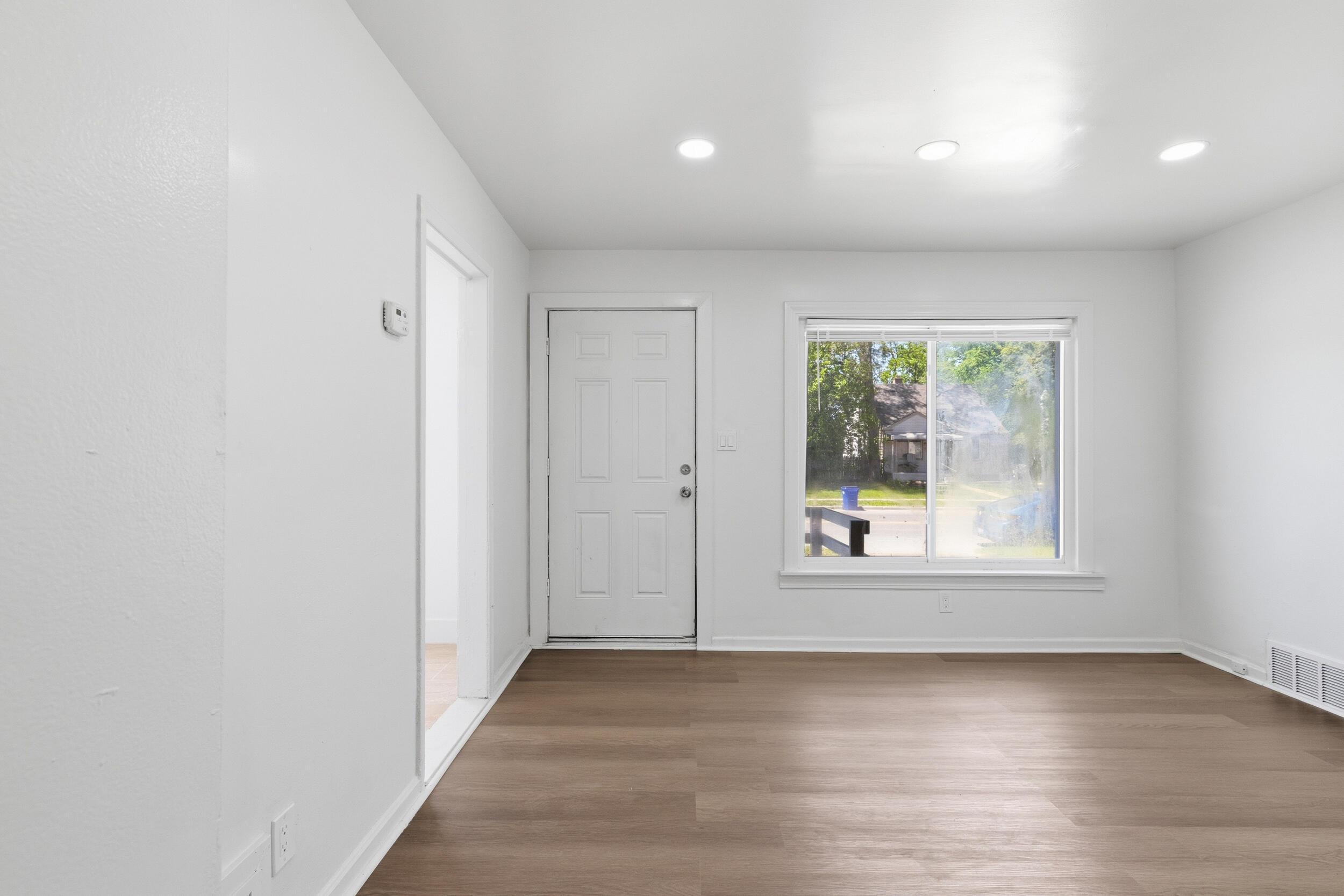 6816 Evergreen Road Property Photo 3