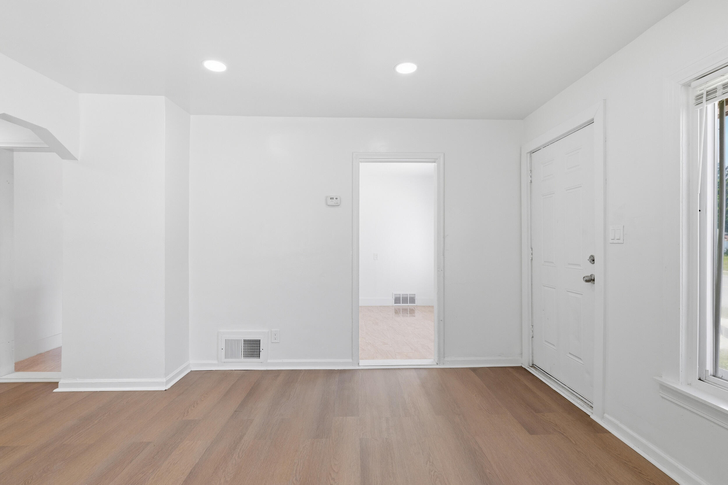 6816 Evergreen Road Property Photo 5