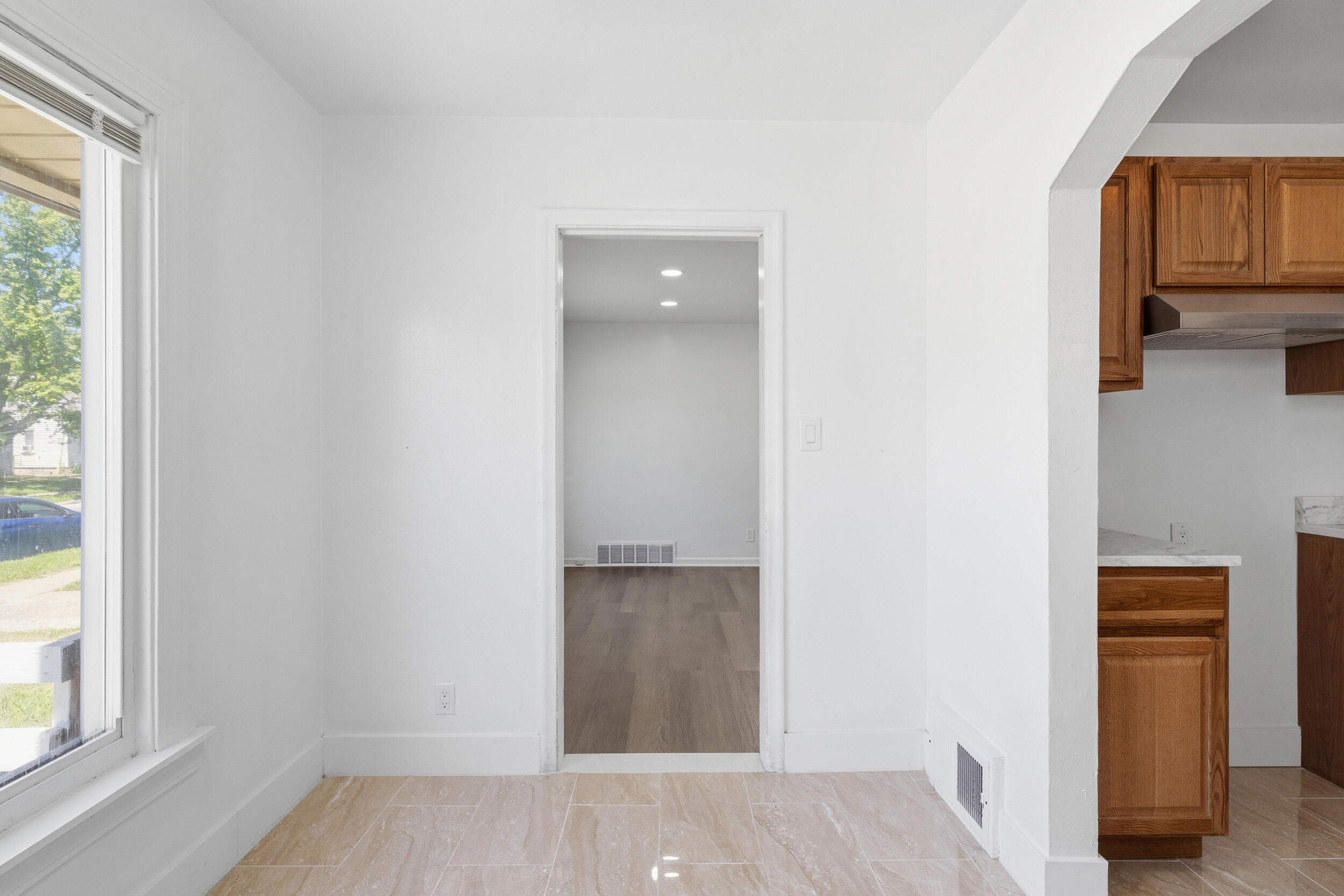 6816 Evergreen Road Property Photo 7