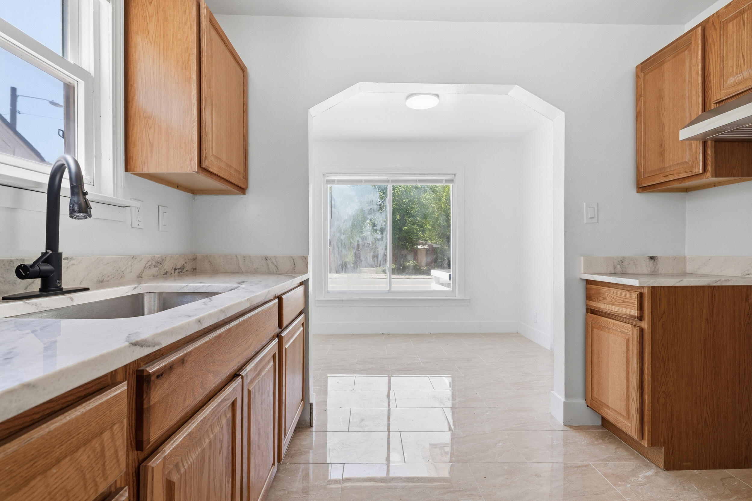 6816 Evergreen Road Property Photo 10