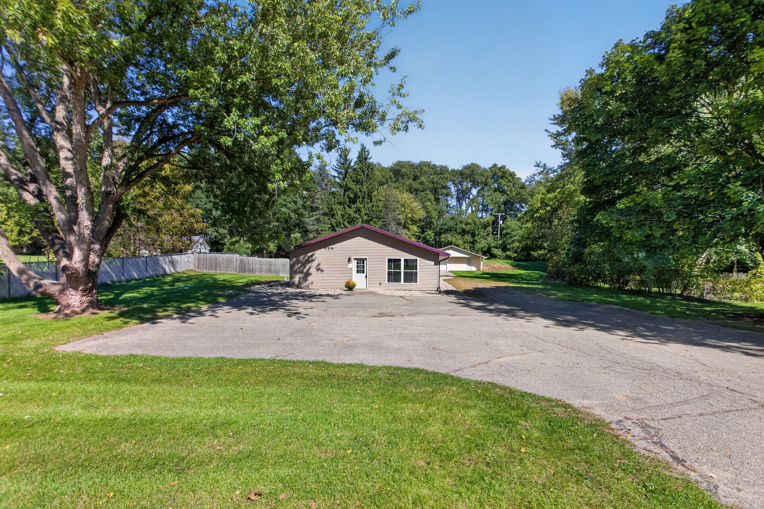 6200 Brooklyn Road Property Photo 1