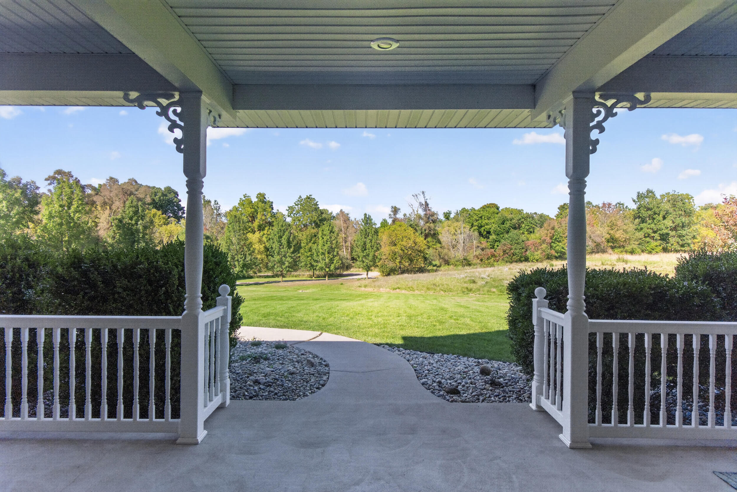 17485 Raymond Road Property Photo 13