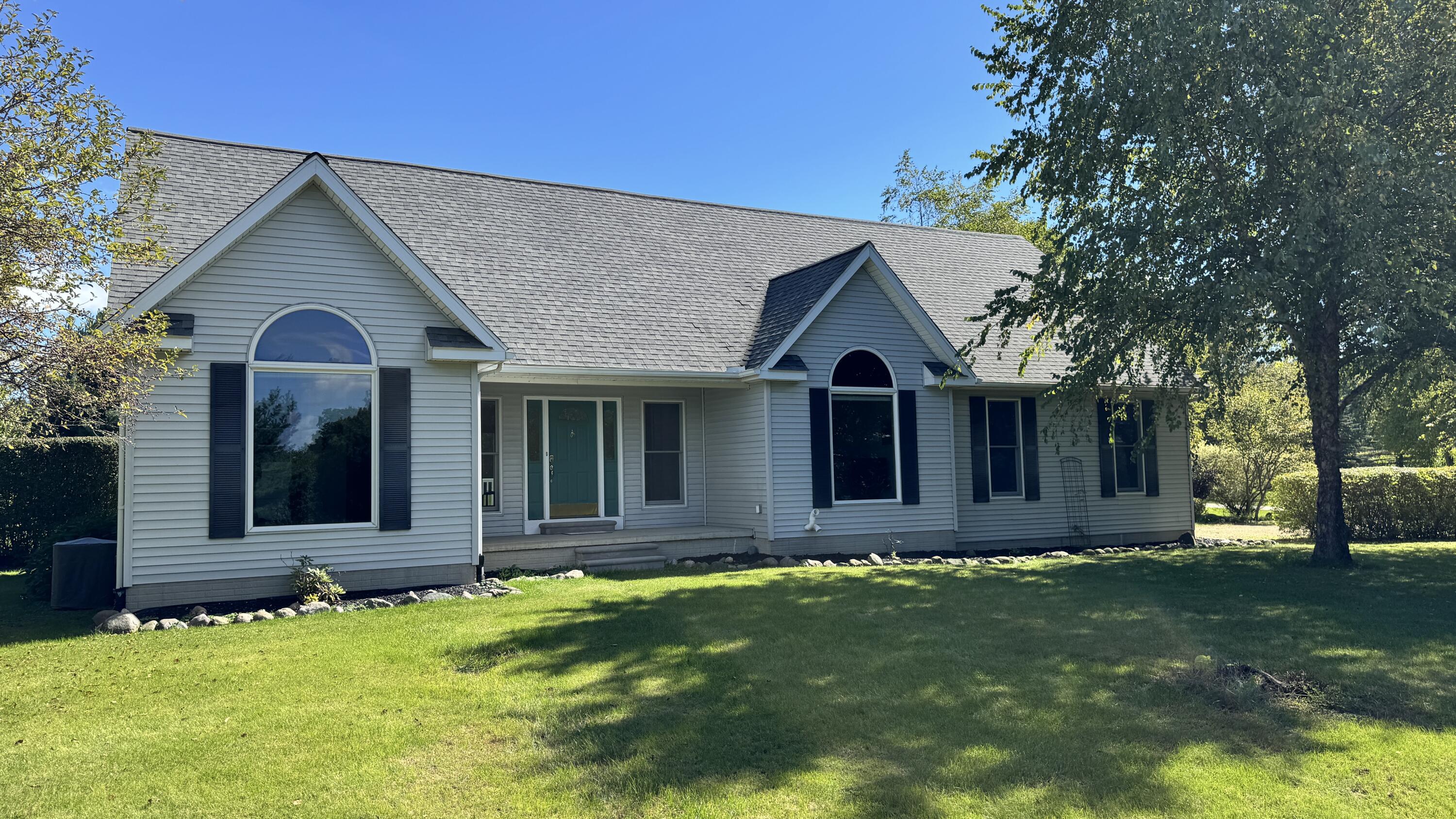 5261 N Rollin Highway Property Photo 2