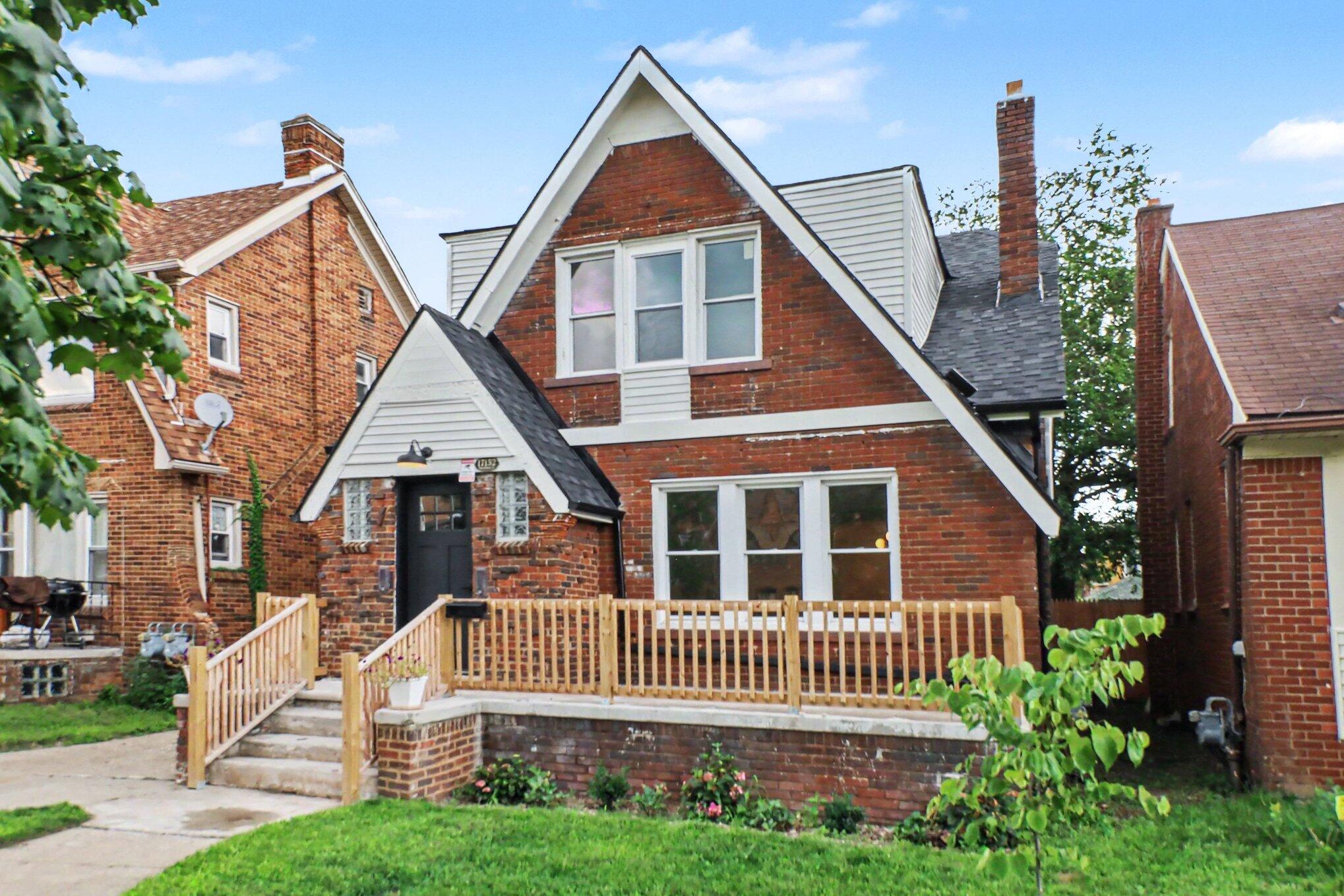 17152 Roselawn Street Property Photo 3