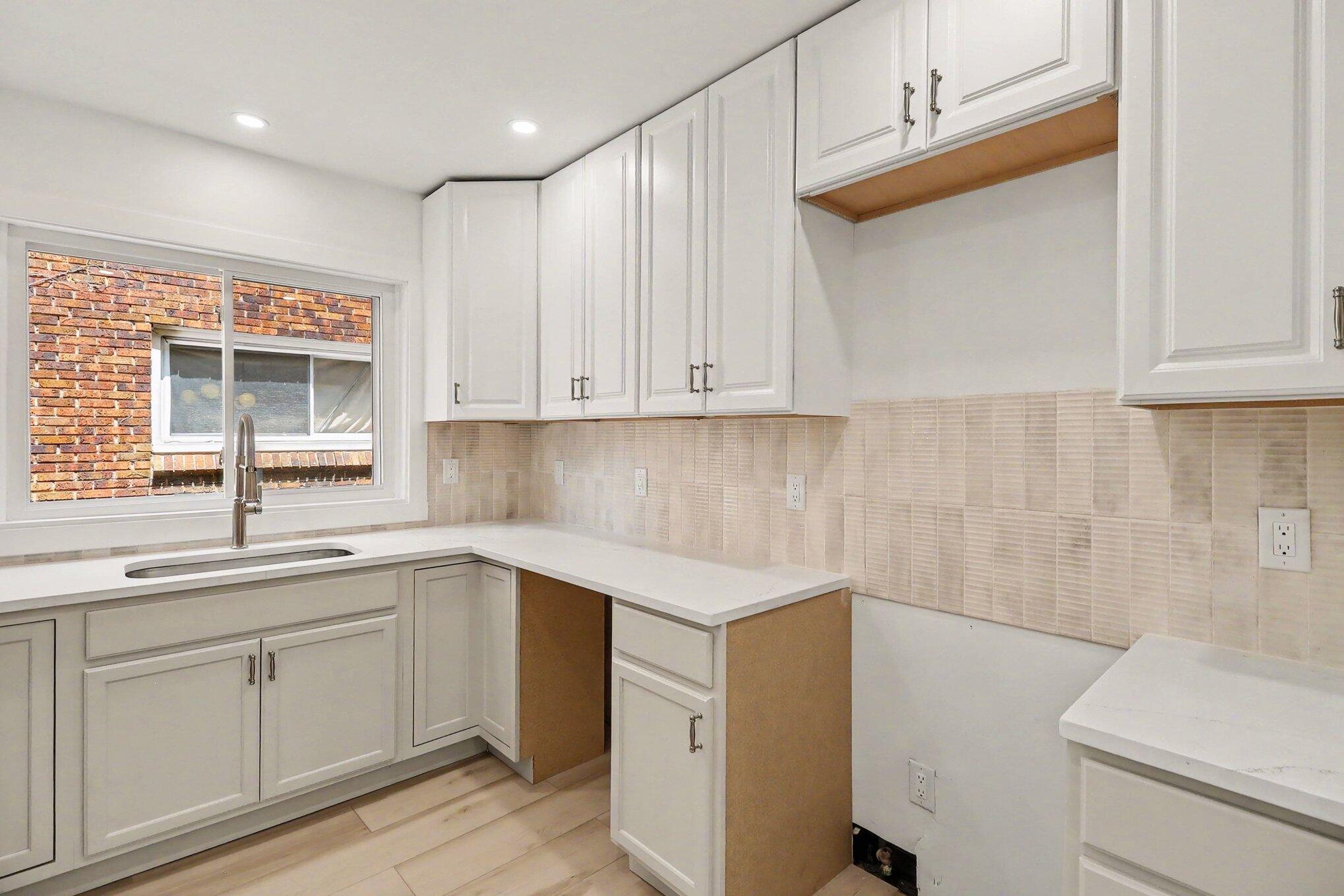 17152 Roselawn Street Property Photo 11