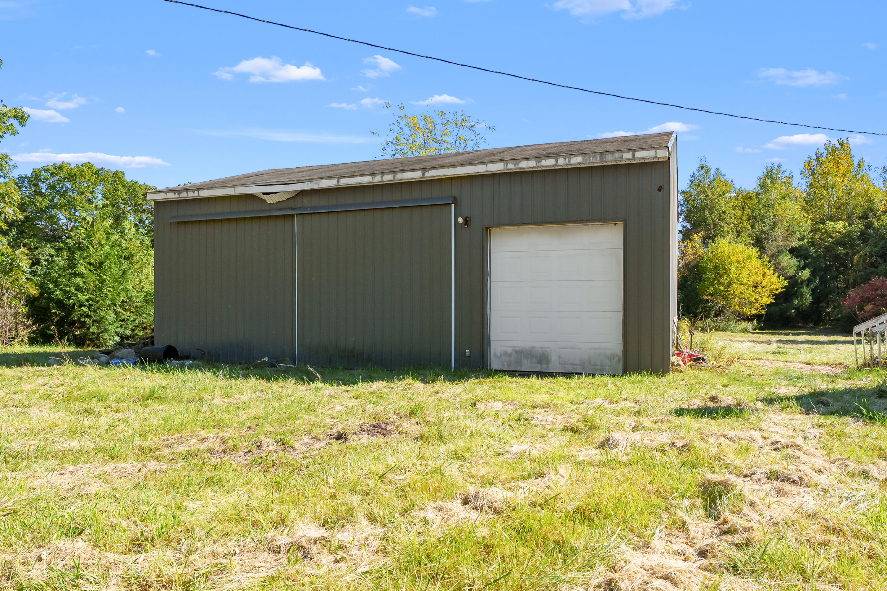 2740 111th Avenue Property Photo 3