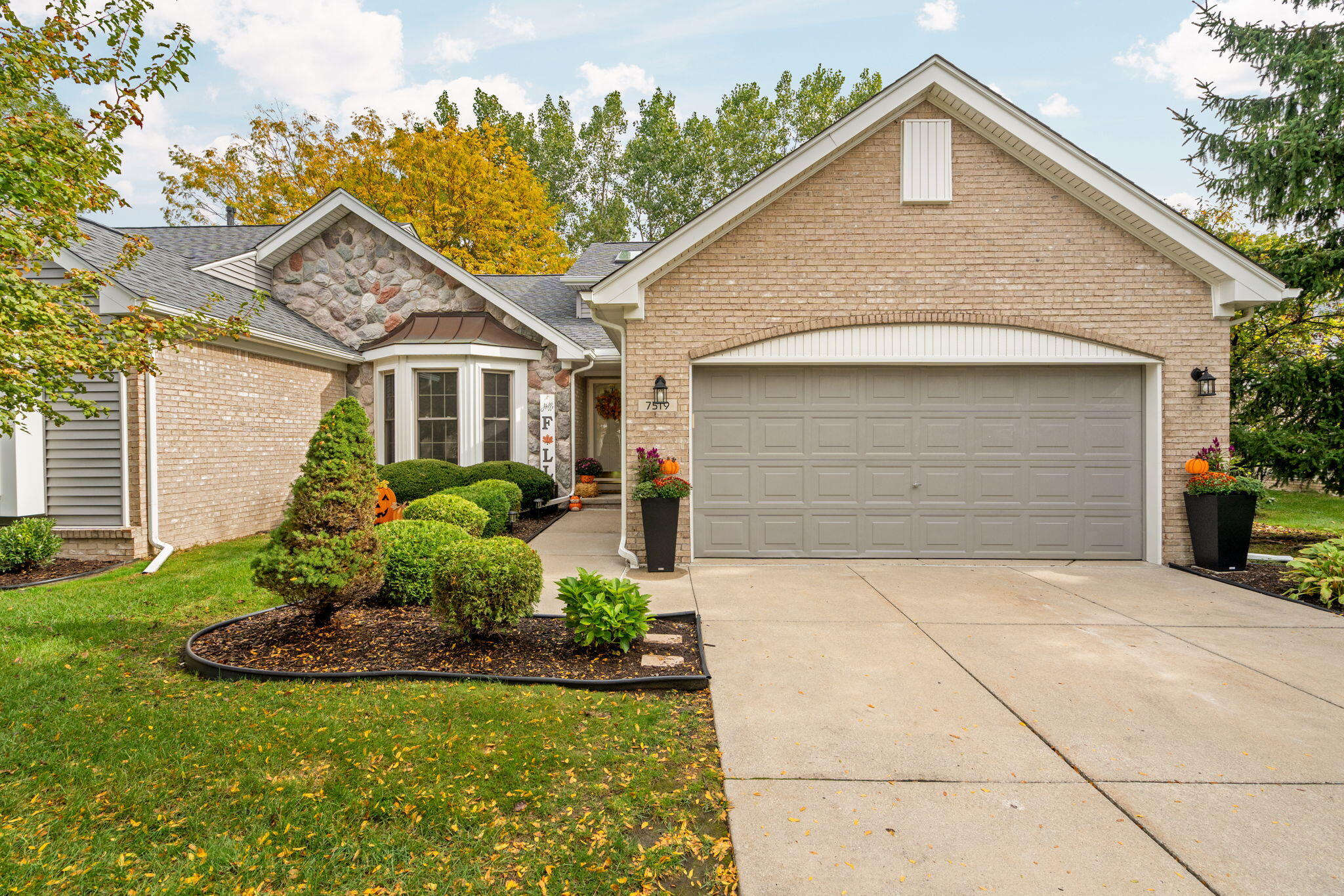 7519 Green Meadow Lane Property Photo 1