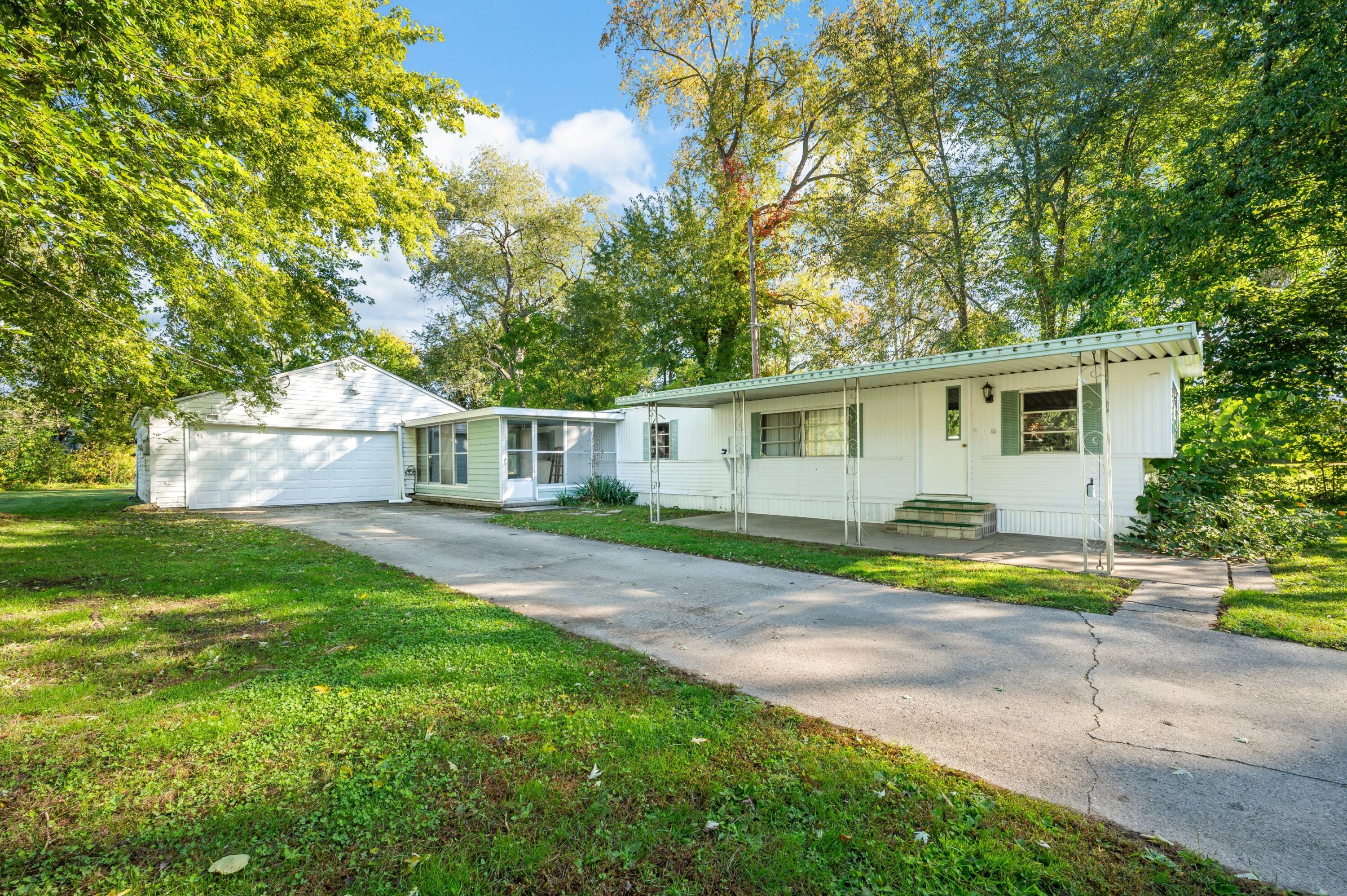 33208 Clark Lane Property Photo 1