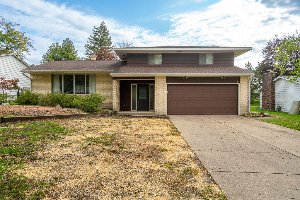 4156 Weymouth Drive Se Property Photo 1
