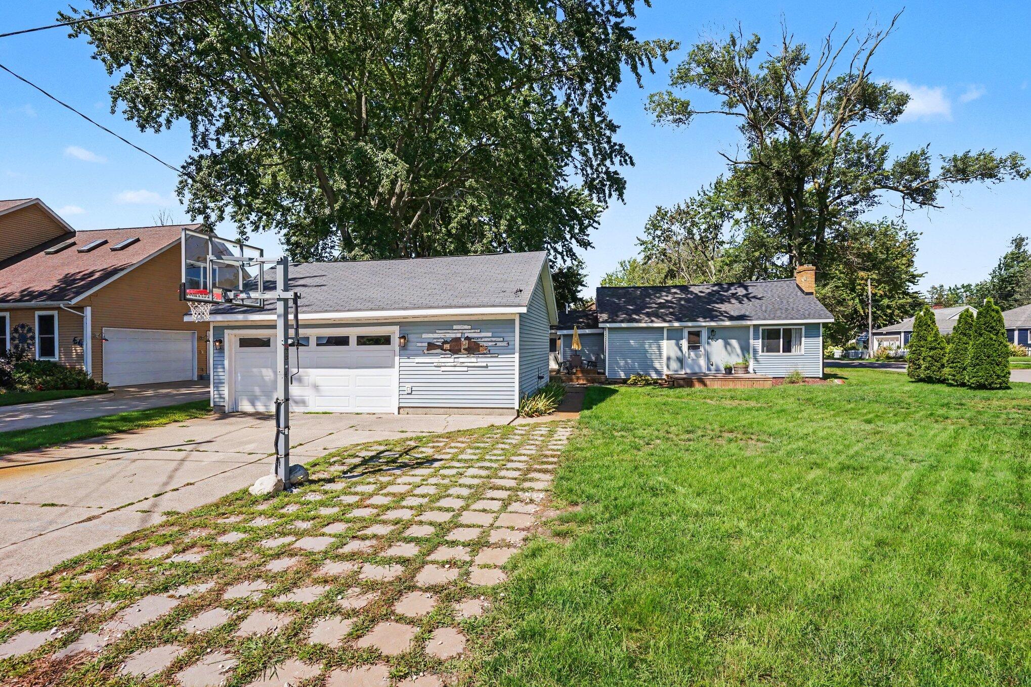 66 Lakeview Avenue Property Photo 42