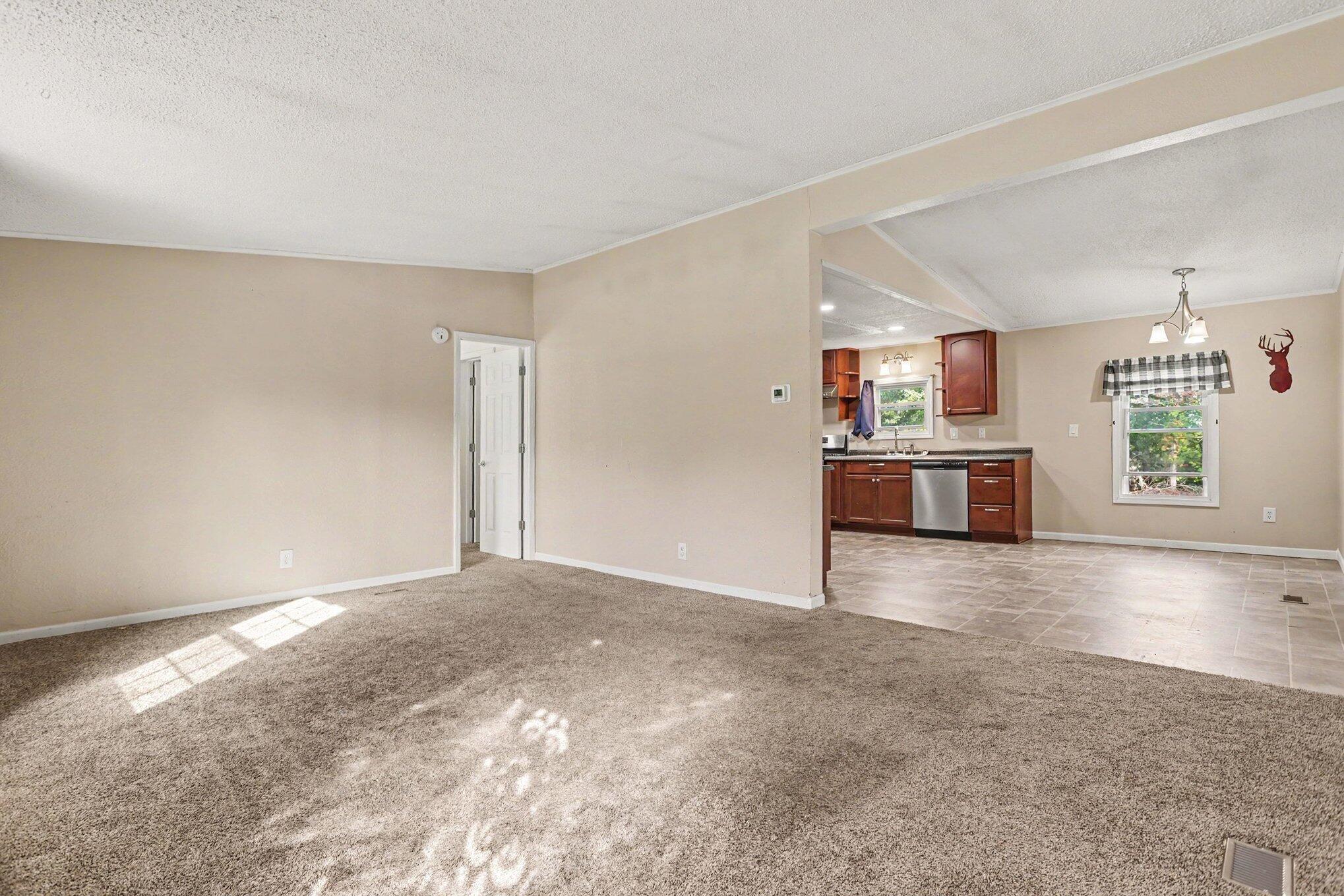 10671 Hillandale Drive Property Photo 3
