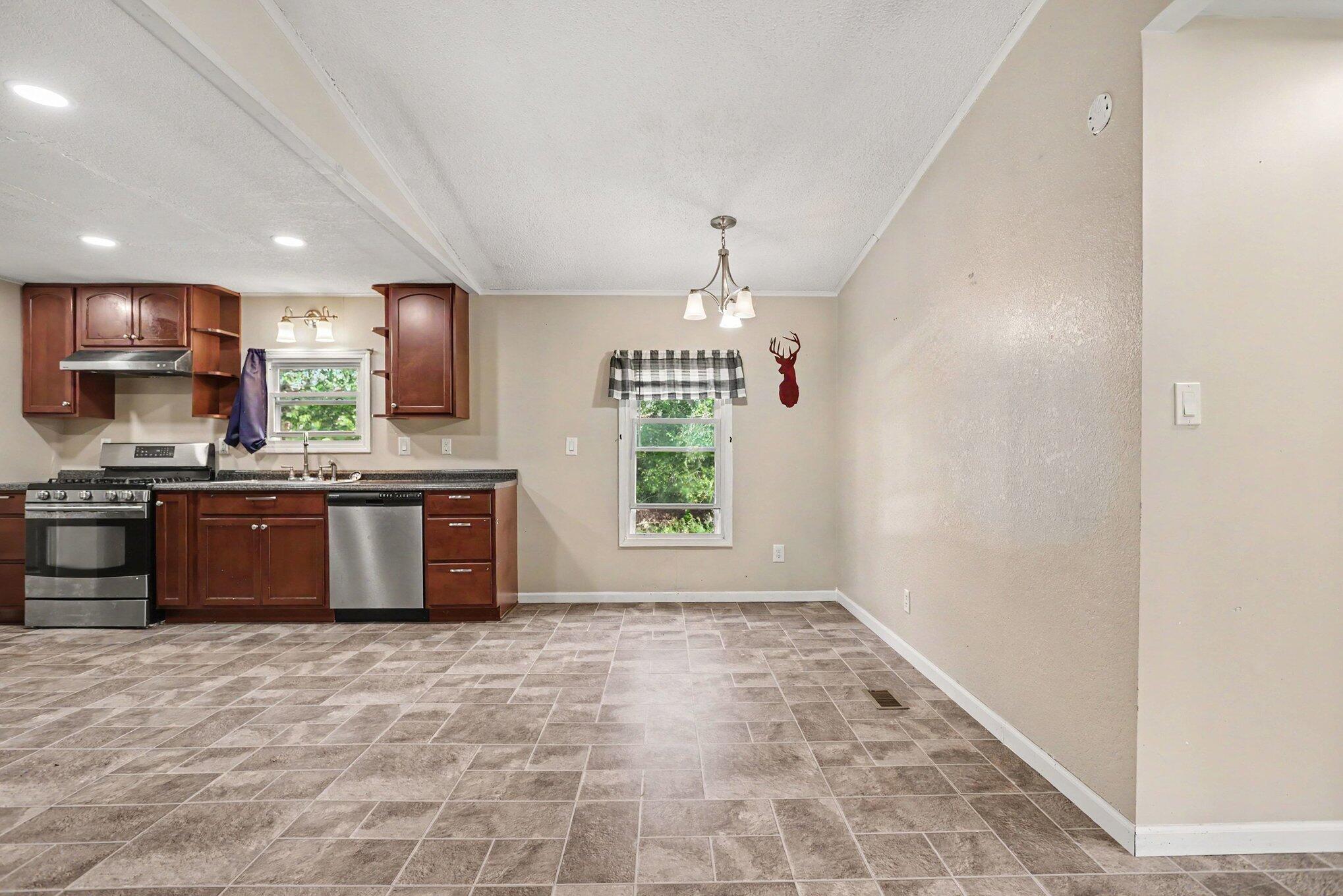10671 Hillandale Drive Property Photo 7