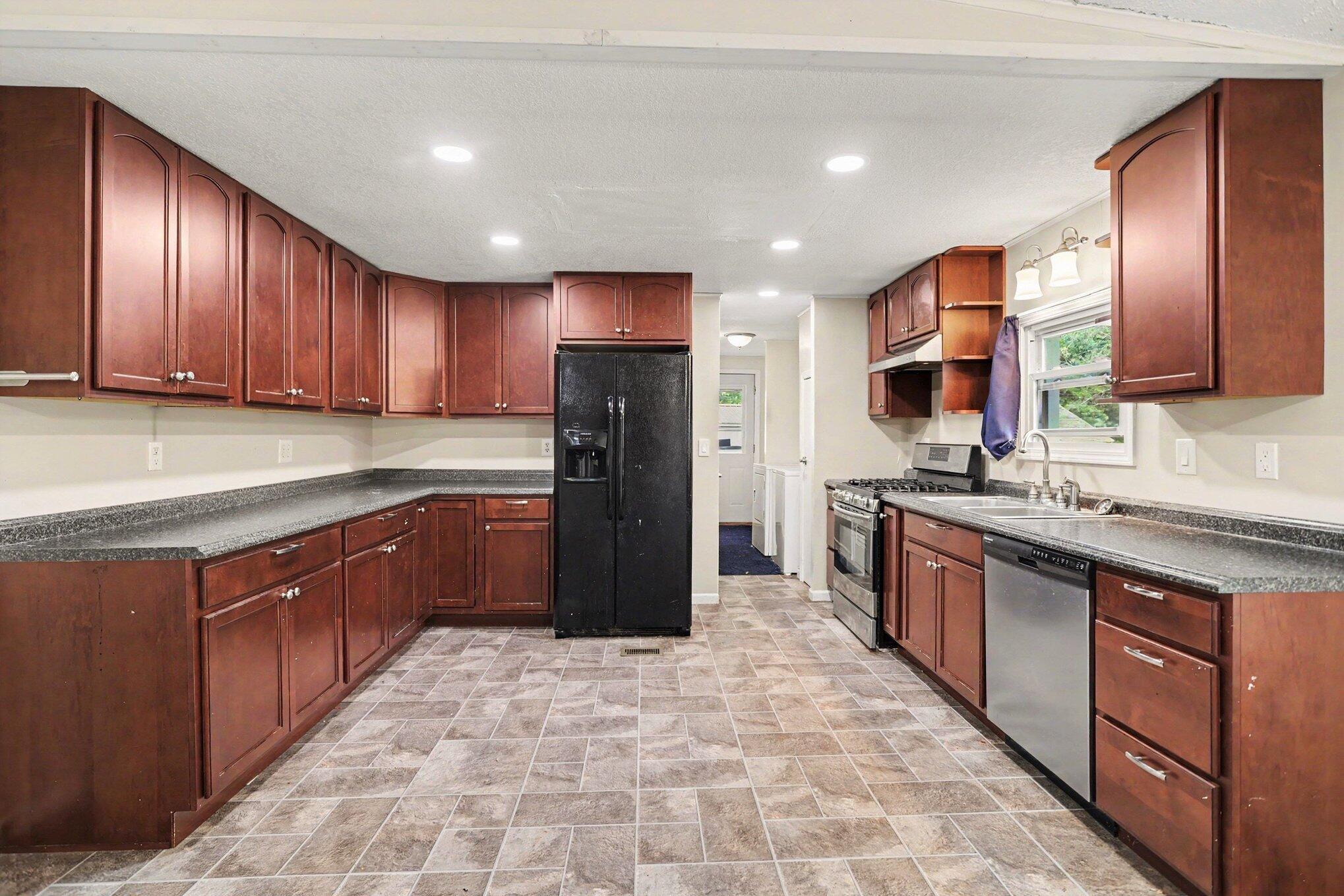 10671 Hillandale Drive Property Photo 10