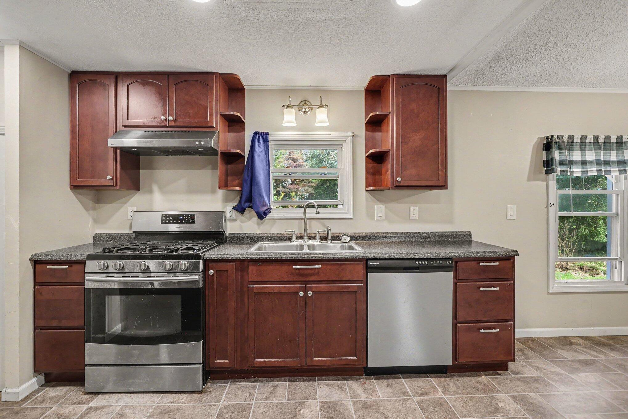 10671 Hillandale Drive Property Photo 11