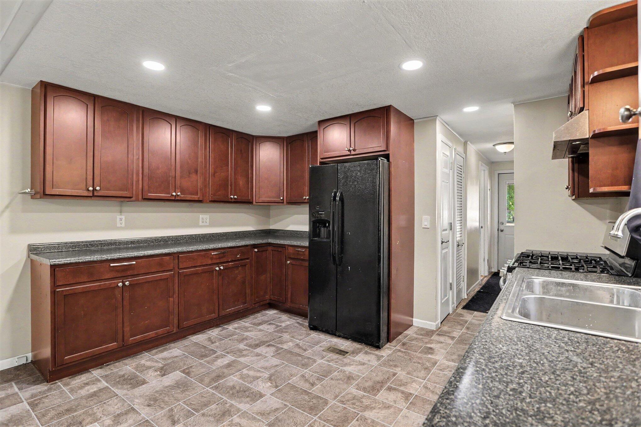 10671 Hillandale Drive Property Photo 13