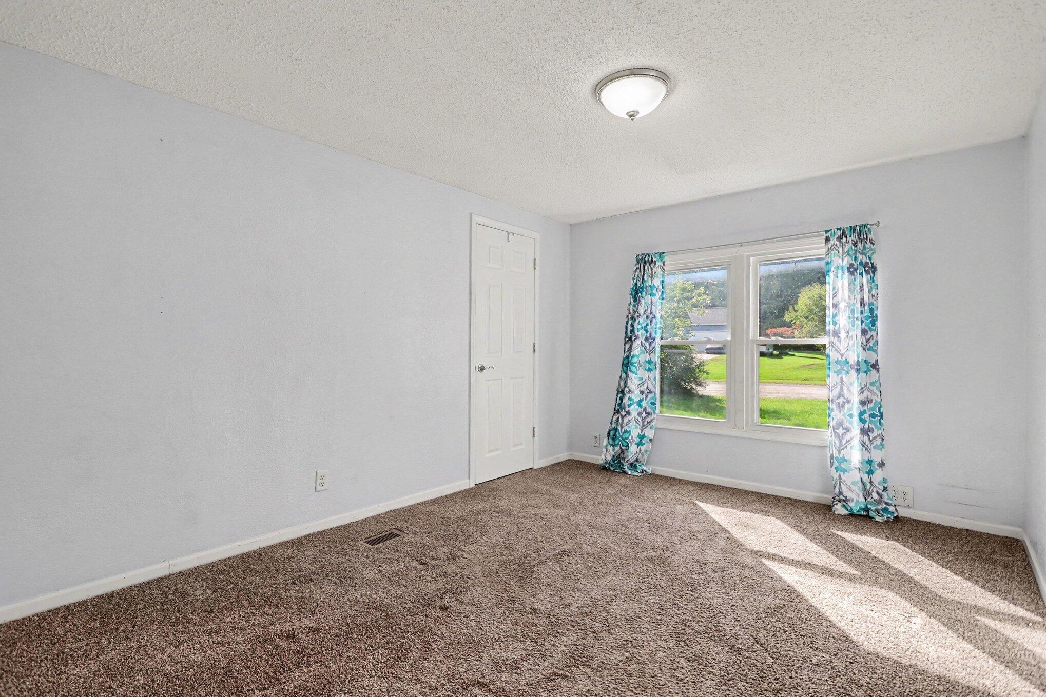 10671 Hillandale Drive Property Photo 25