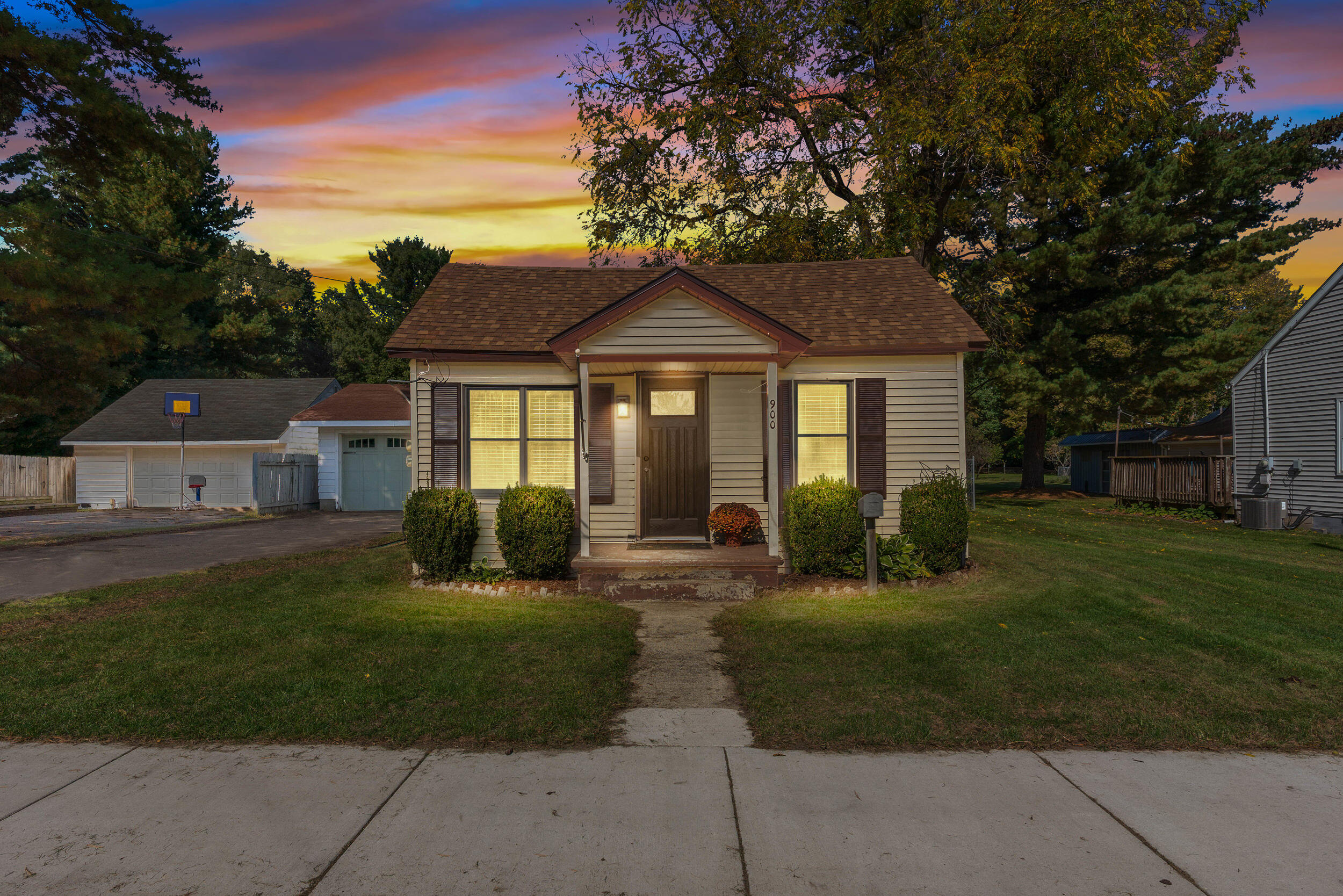 900 Williams Street Property Photo 1