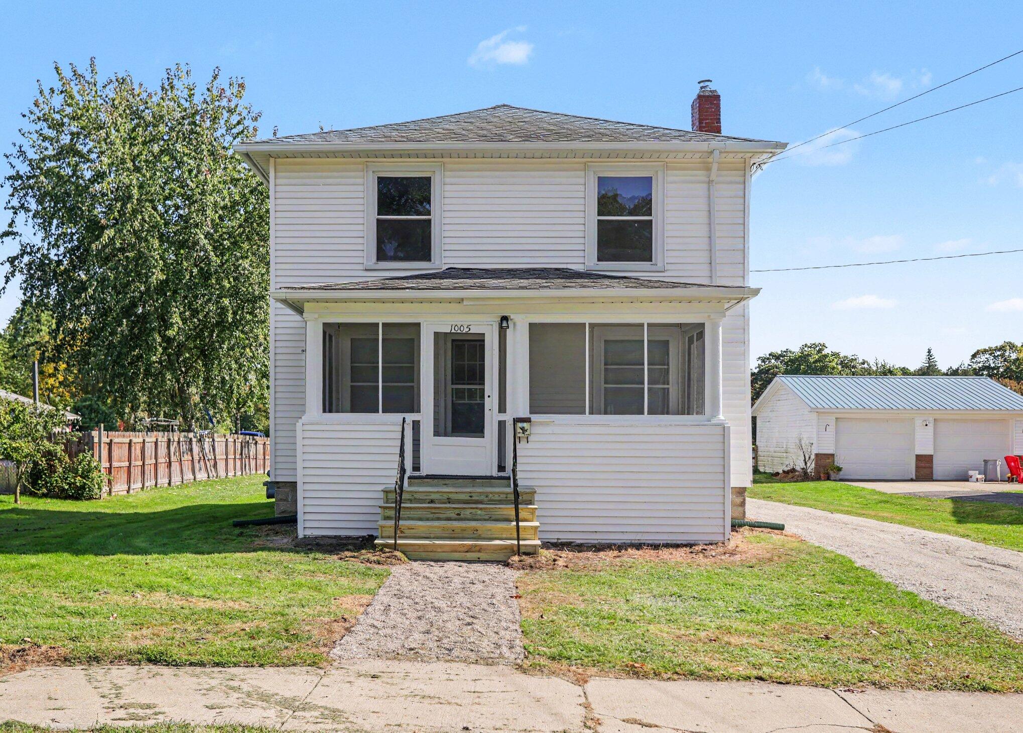 1005 S Superior Street Property Photo 1