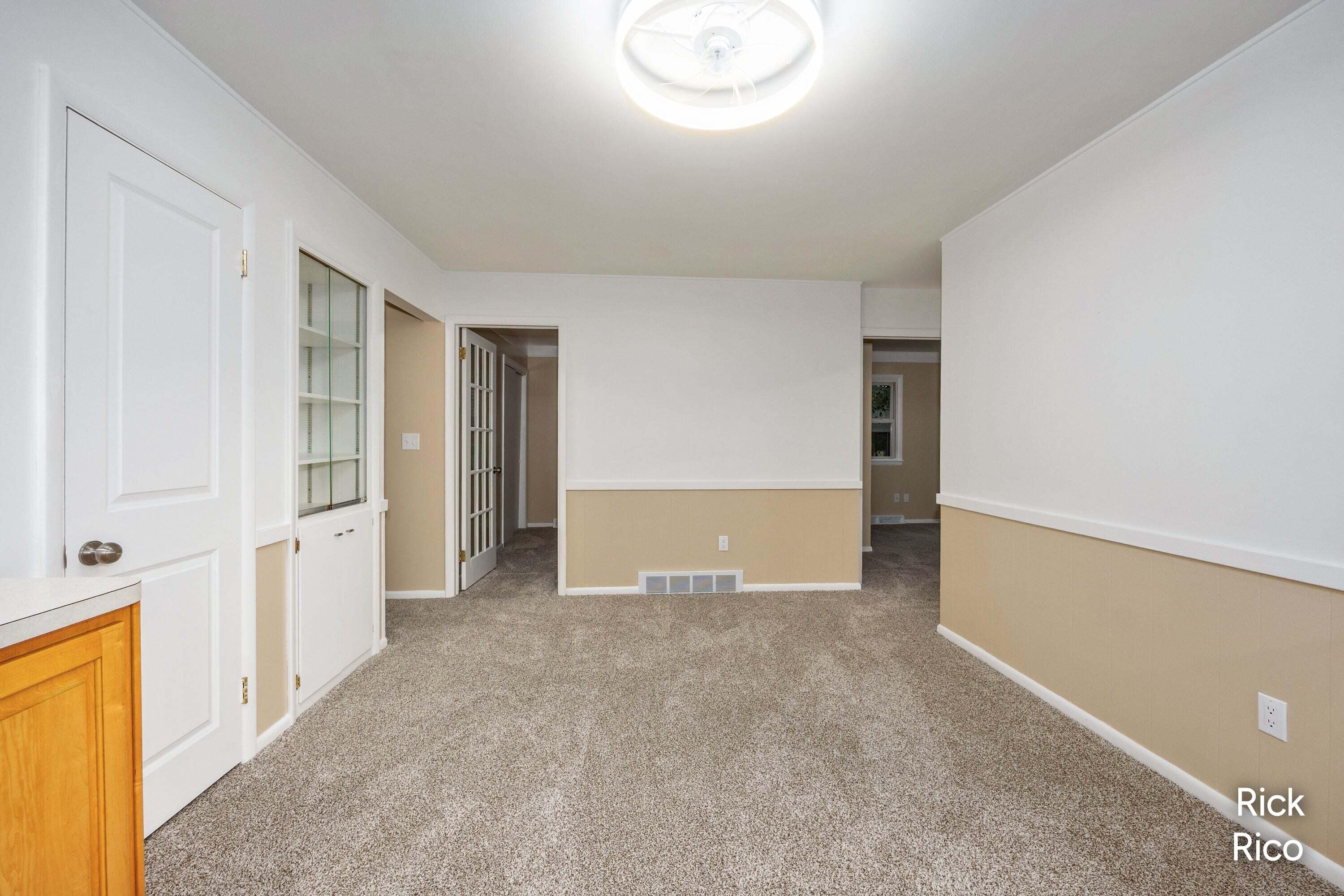 4890 Burgis Avenue Se Property Photo 8