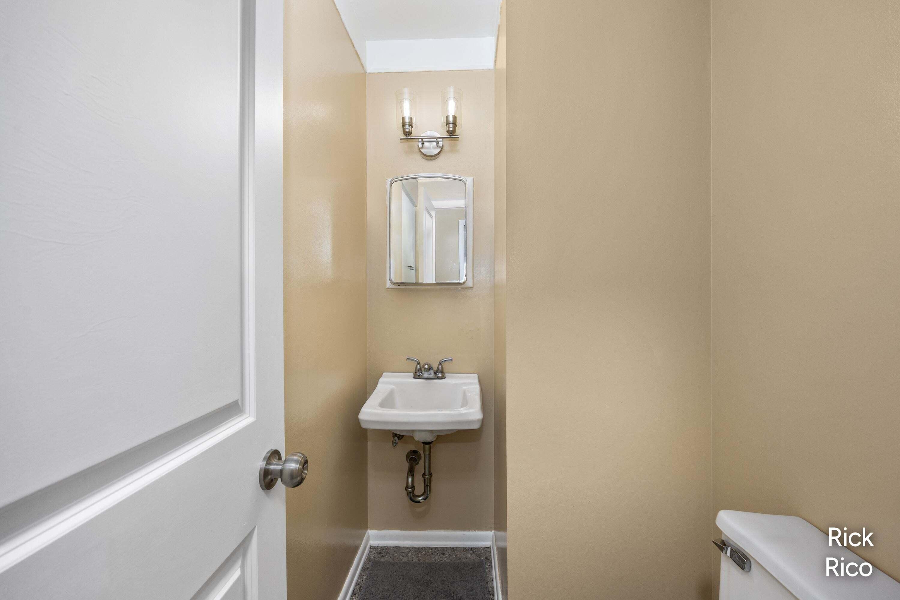 4890 Burgis Avenue Se Property Photo 14