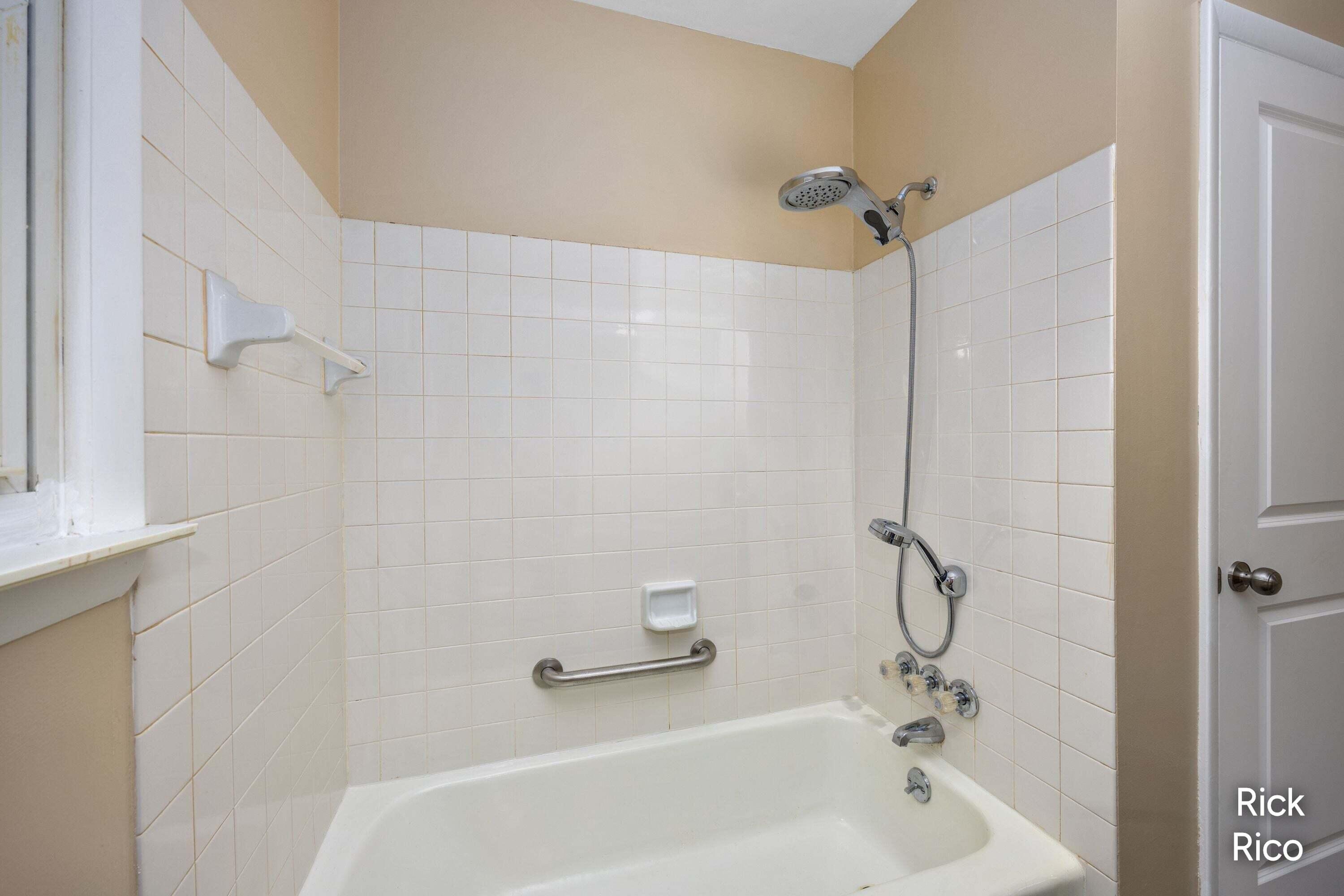 4890 Burgis Avenue Se Property Photo 18