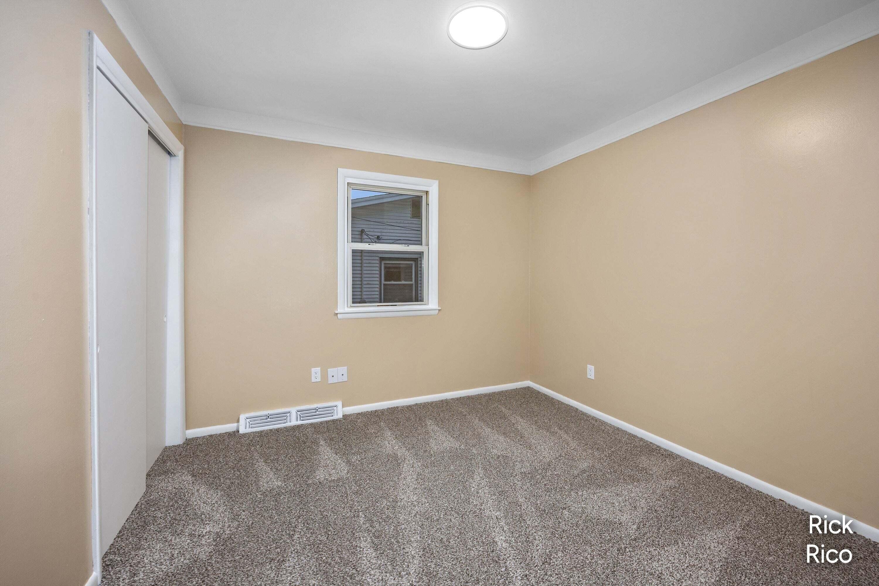 4890 Burgis Avenue Se Property Photo 19
