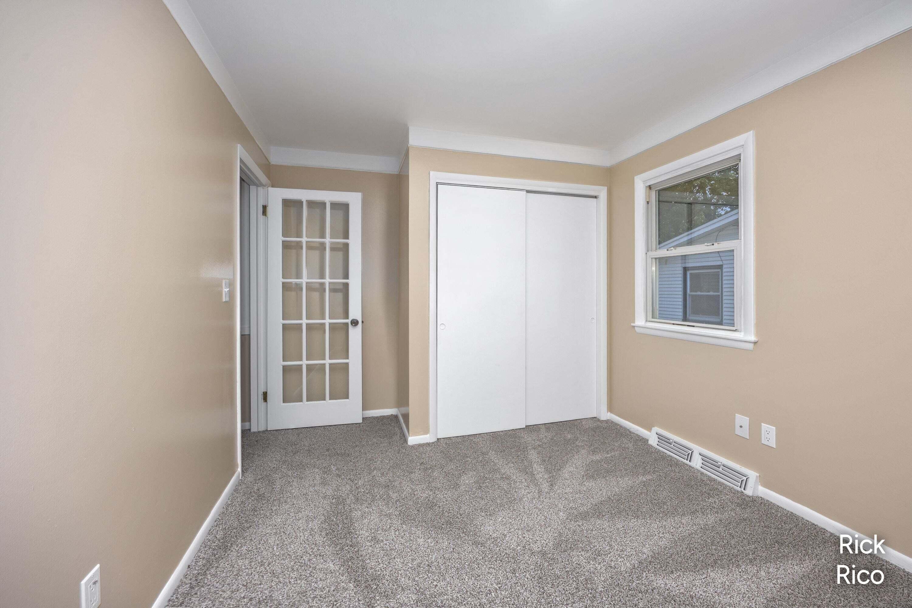4890 Burgis Avenue Se Property Photo 21