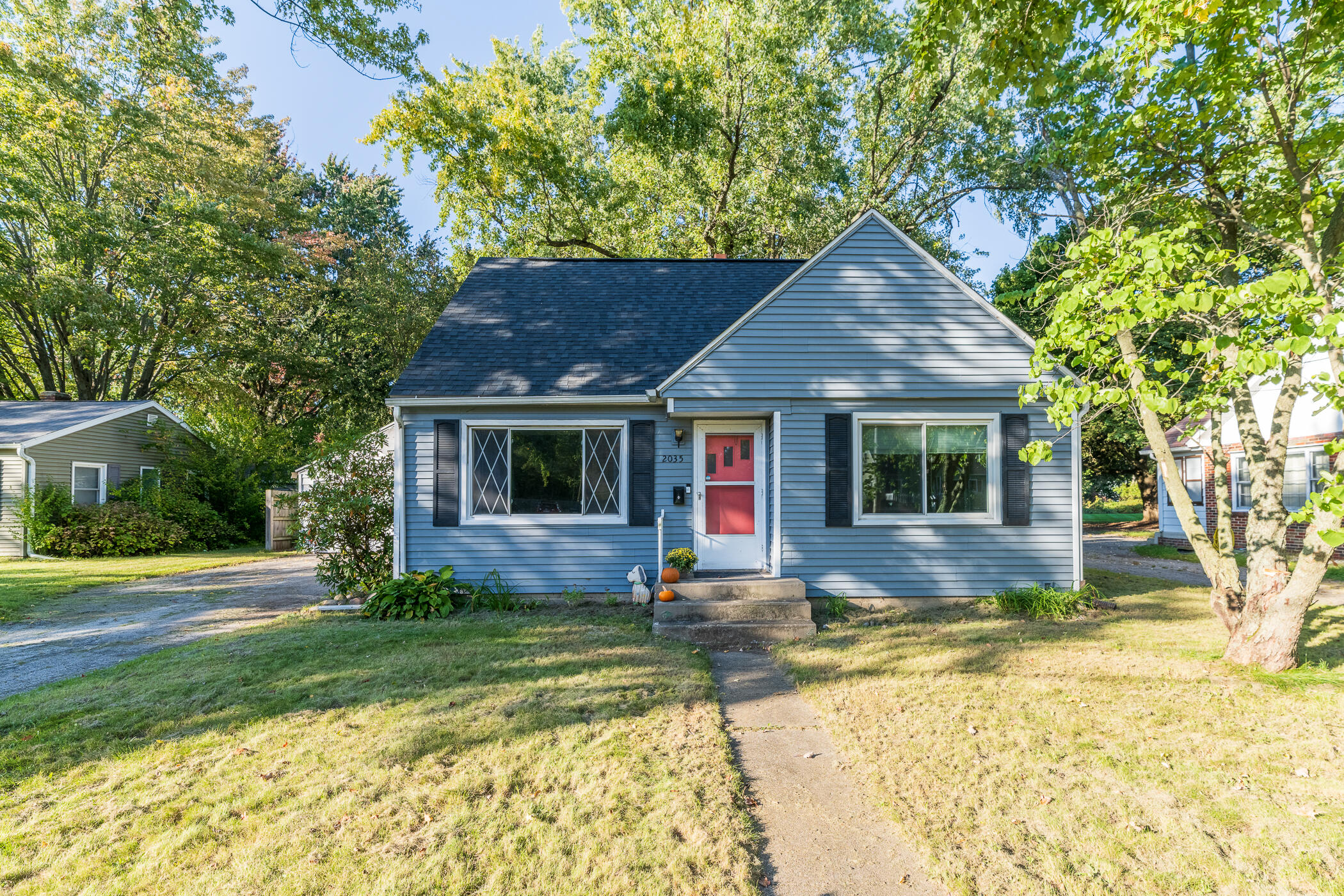 2035 Glendale Boulevard Property Photo 1