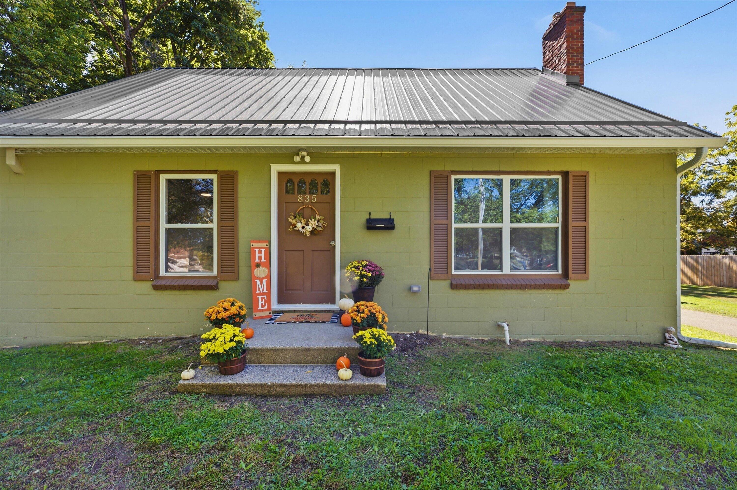 835 W Silver Lake Road Property Photo 2