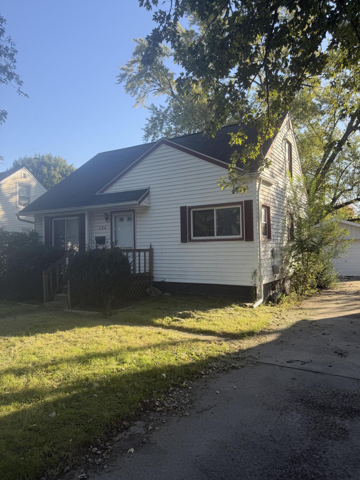 634 Grand Street Property Photo 1