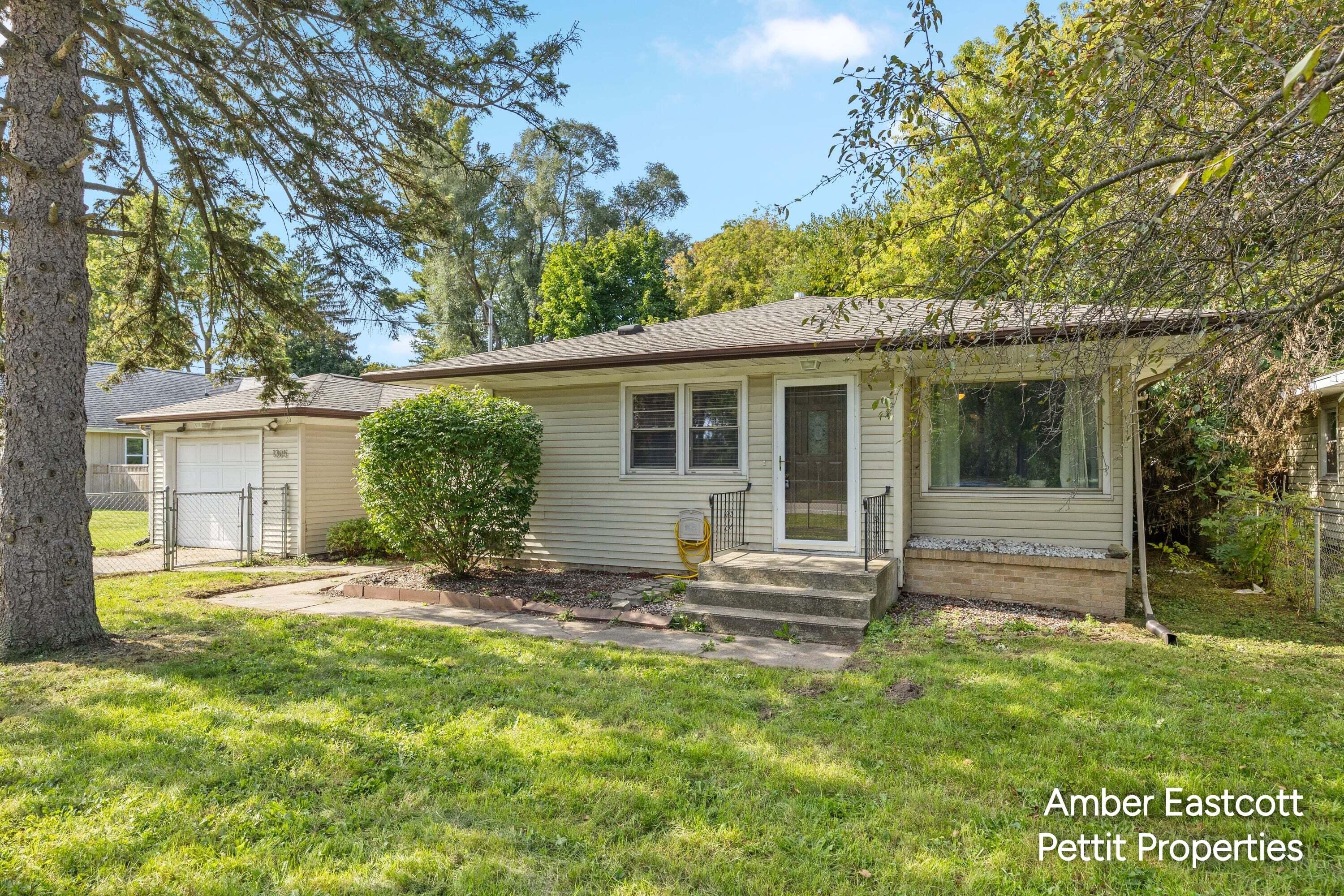 1305 Ball Avenue Ne Property Photo 1