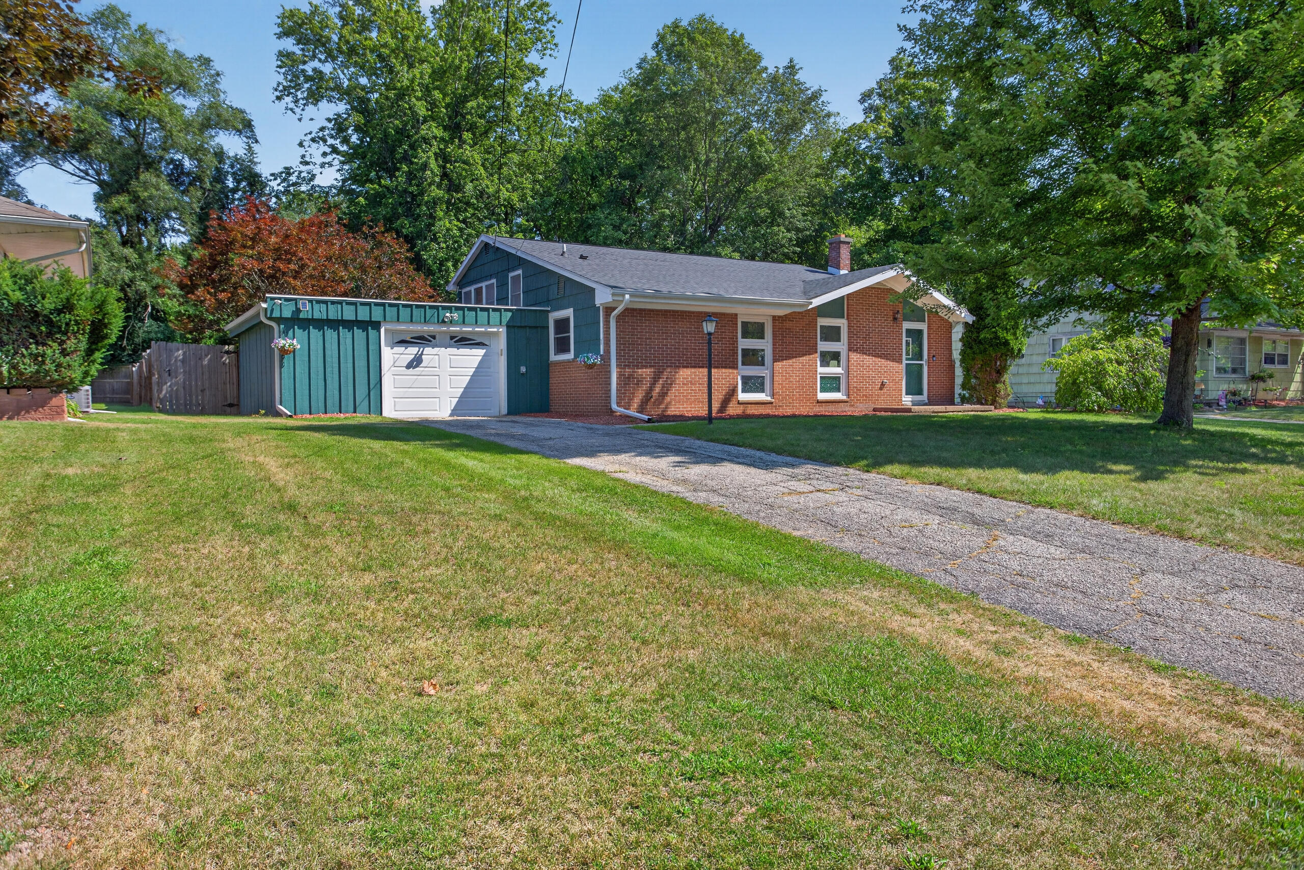 5486 Sherwood Drive Property Photo 1