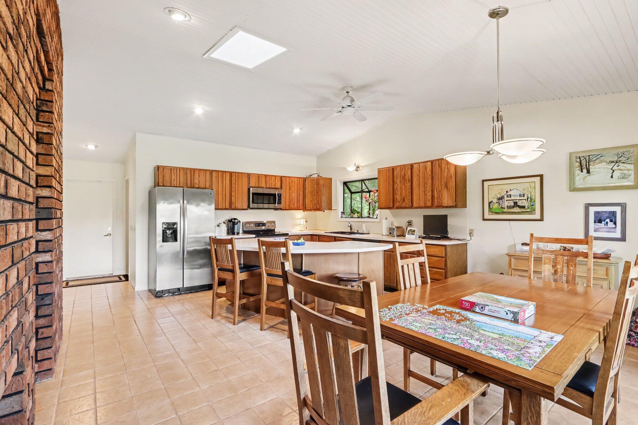 9808 Oak Forest Circle Property Photo 10