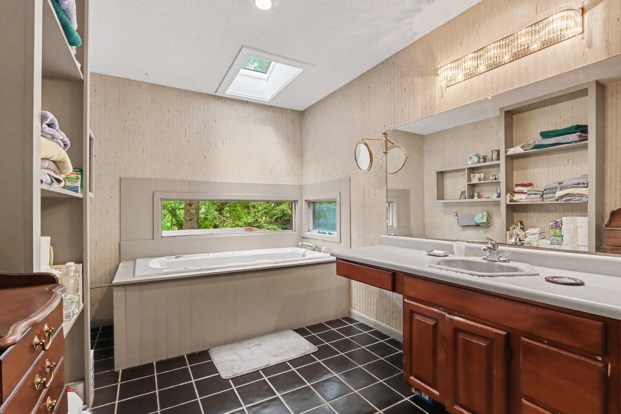 9808 Oak Forest Circle Property Photo 24