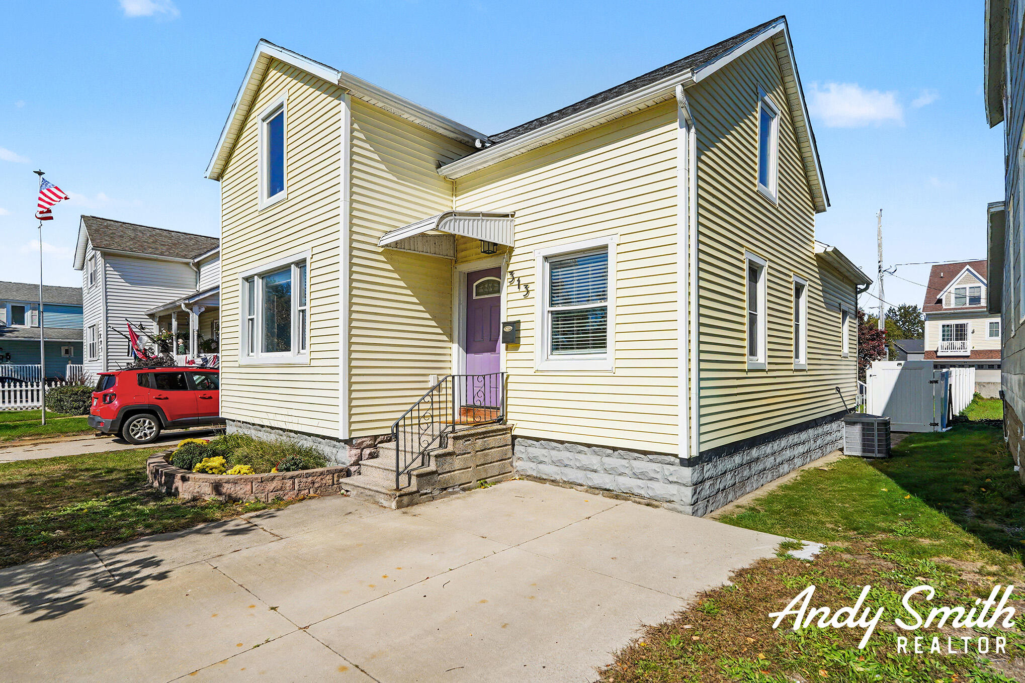 313 Elliott Avenue Property Photo 2