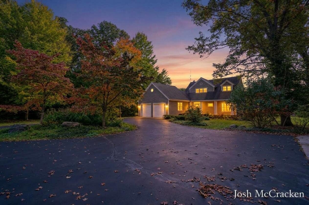 187 Foleys Grade Se Property Photo 1