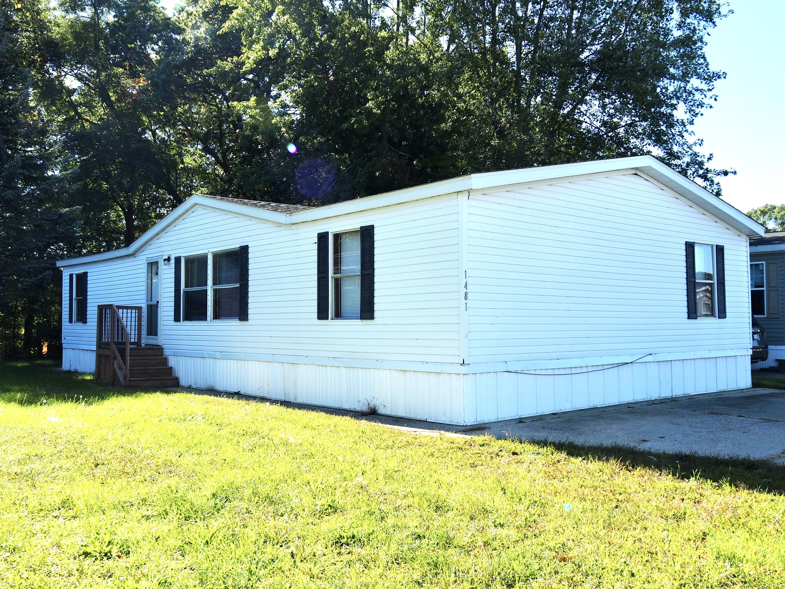 1481 Kenora Street Property Photo 1